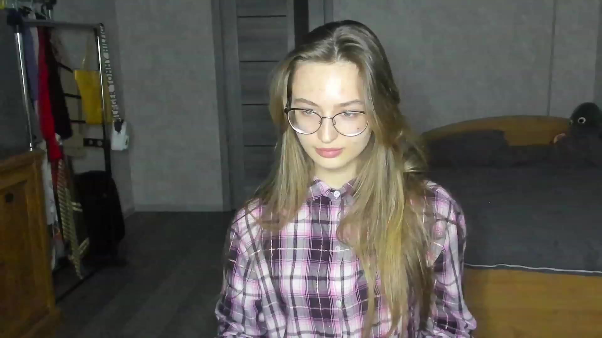 Gallery image thumbnail from Ms_Pineapple's myfreecams stream on, 04/21/2023, 17:38 image 17 of 20