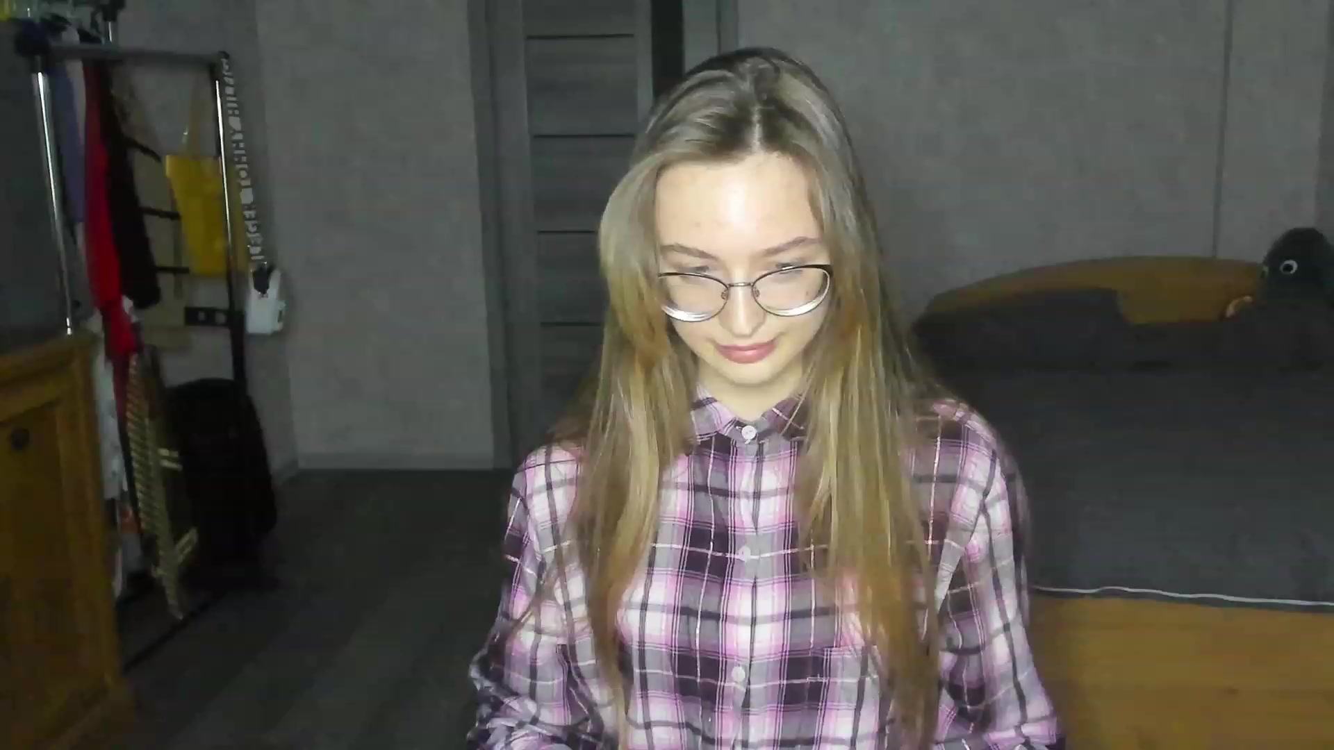 Gallery image thumbnail from Ms_Pineapple's myfreecams stream on, 04/21/2023, 17:38 image 10 of 20
