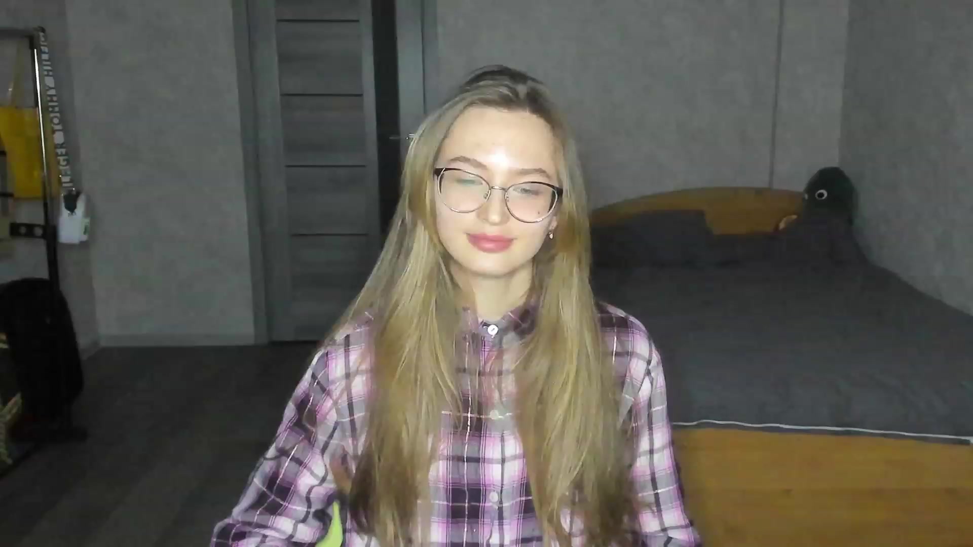 Gallery image thumbnail from Ms_Pineapple's myfreecams stream on, 04/21/2023, 17:38 image 7 of 20