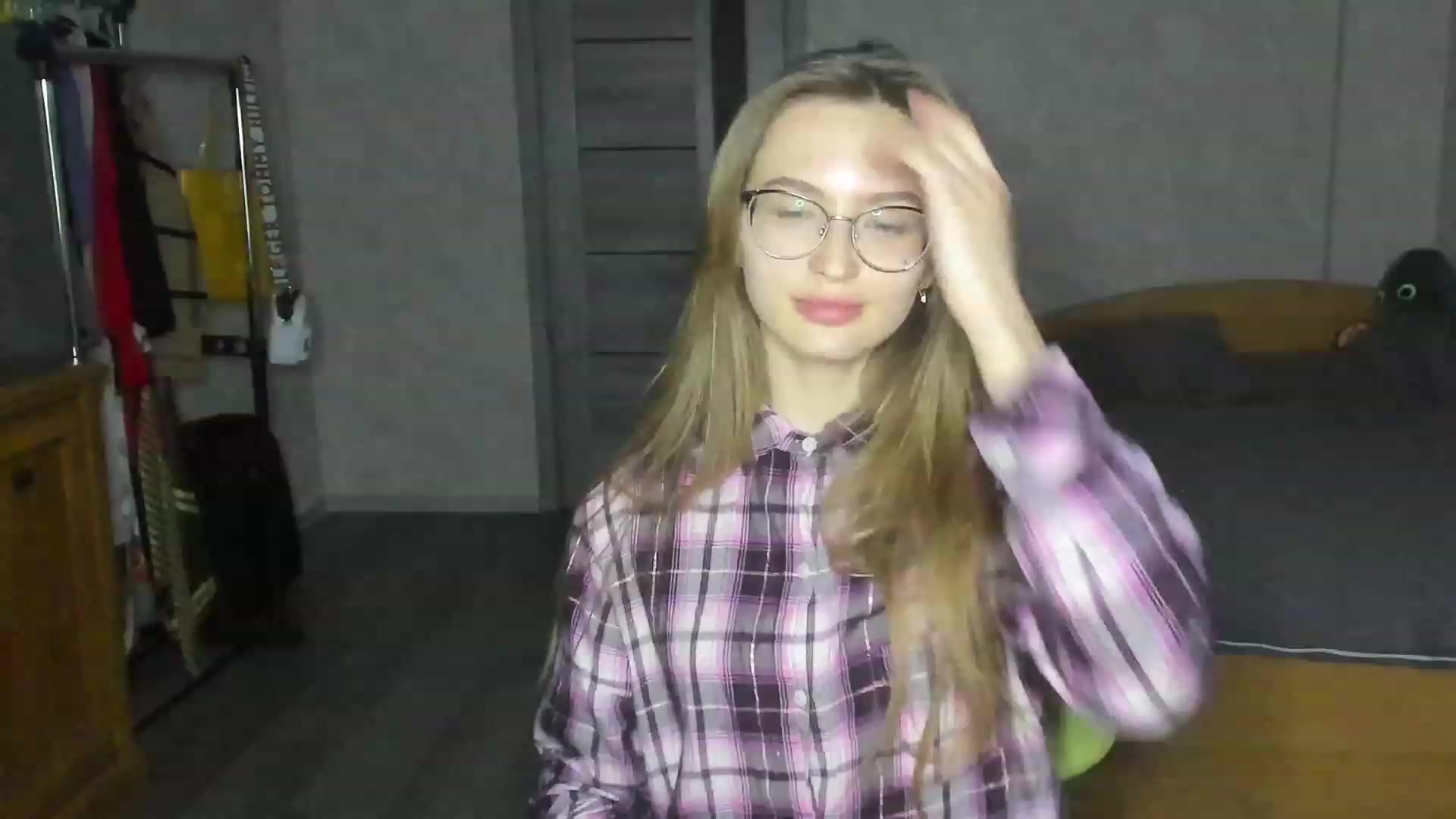 Gallery image thumbnail from Ms_Pineapple's myfreecams stream on, 04/21/2023, 17:38 image 14 of 20