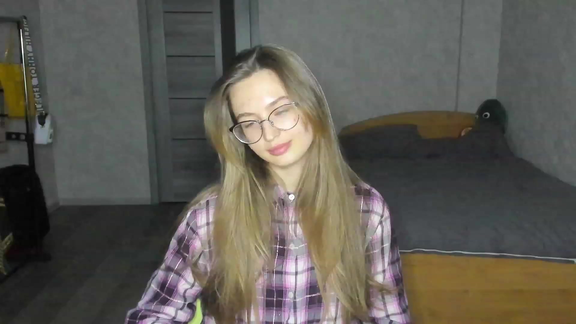 Gallery image thumbnail from Ms_Pineapple's myfreecams stream on, 04/21/2023, 17:38 image 6 of 20