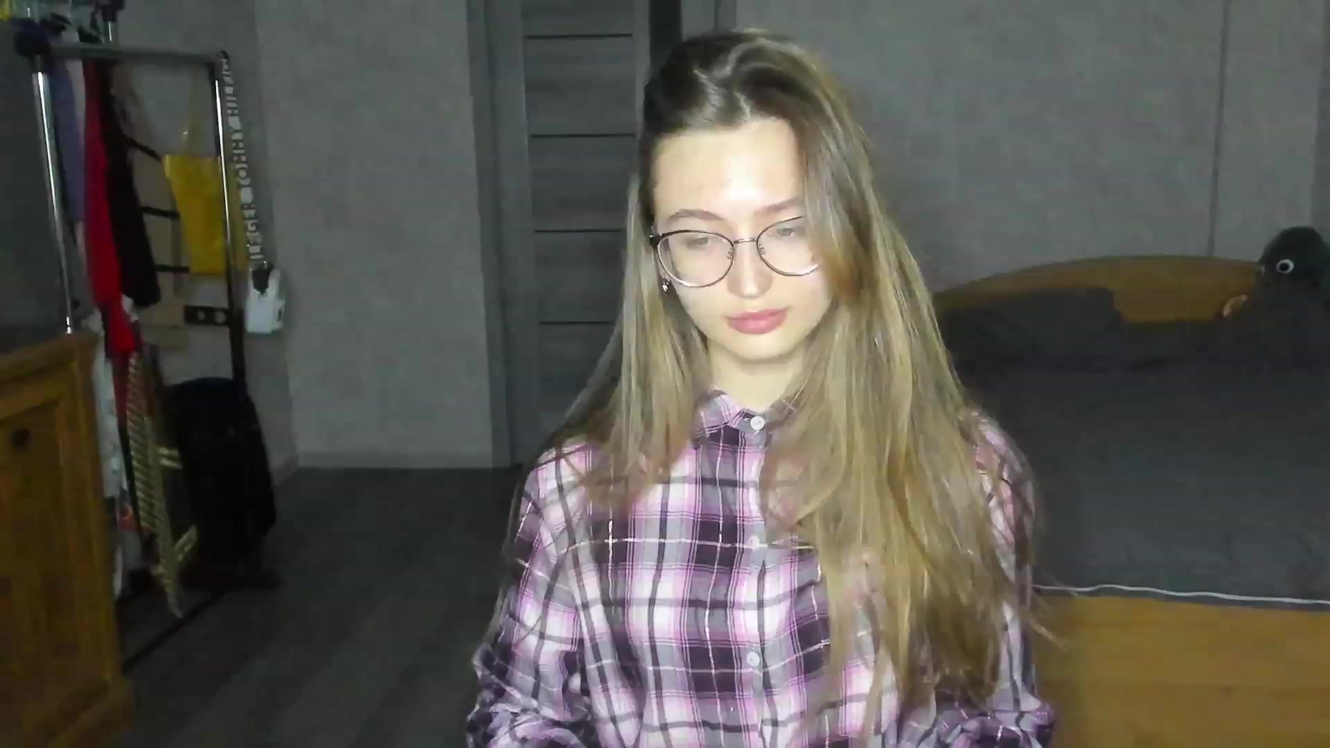 Gallery image thumbnail from Ms_Pineapple's myfreecams stream on, 04/21/2023, 17:38 image 15 of 20
