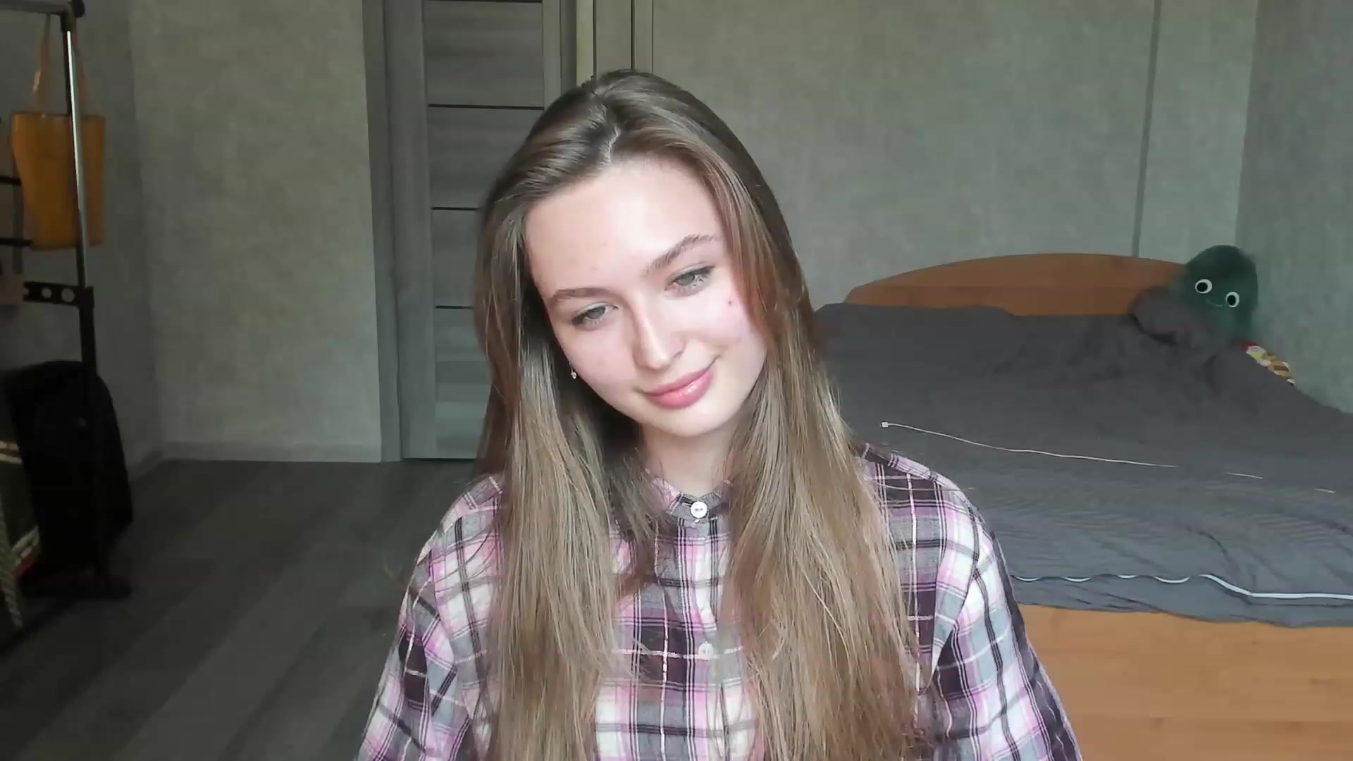 Gallery image thumbnail from Ms_Pineapple's myfreecams stream on, 04/23/2023, 11:06 image 3 of 20