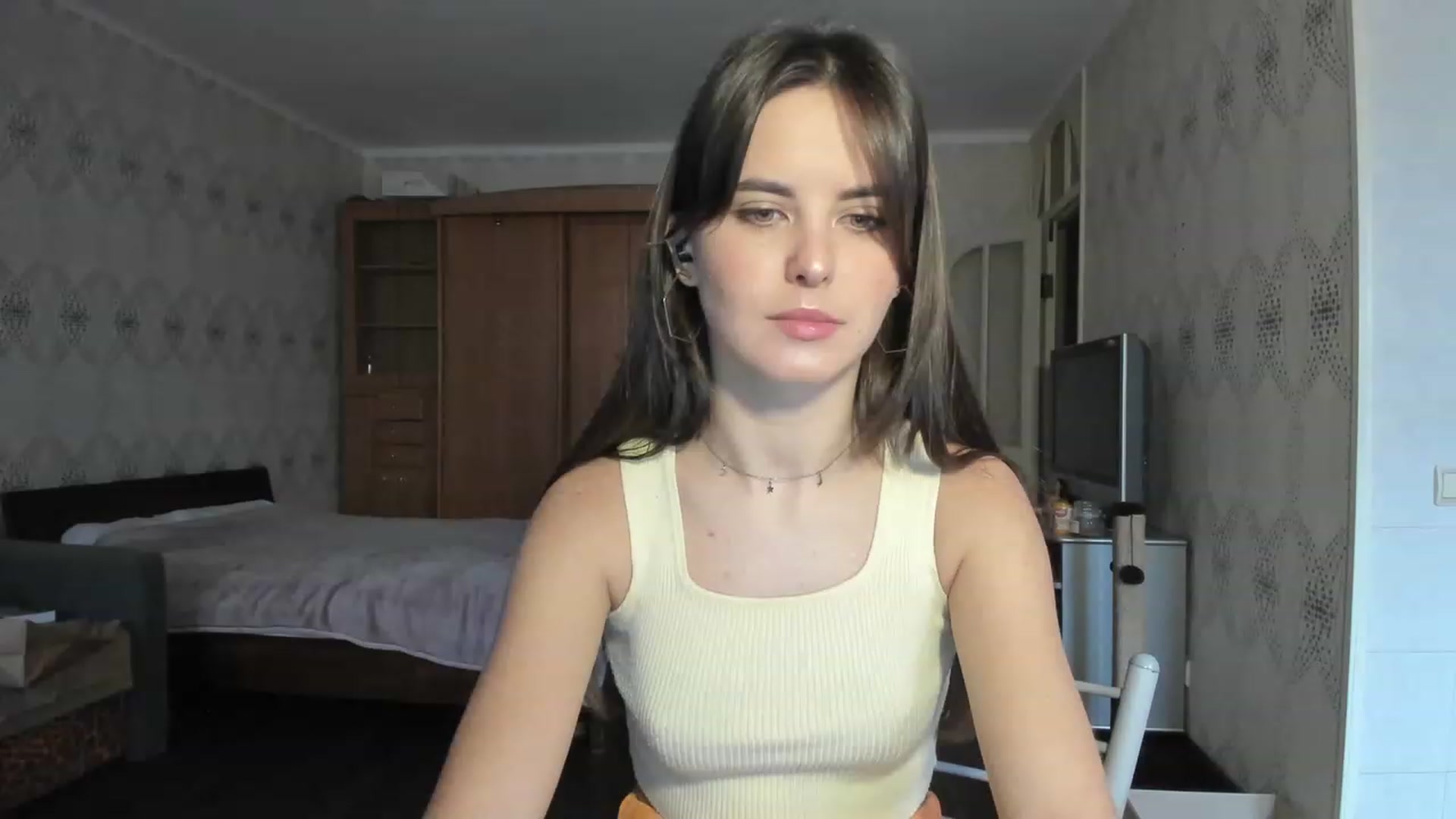 Gallery image thumbnail from Ms_Pizza's myfreecams stream on, 12/02/2022, 12:05 image 18 of 20