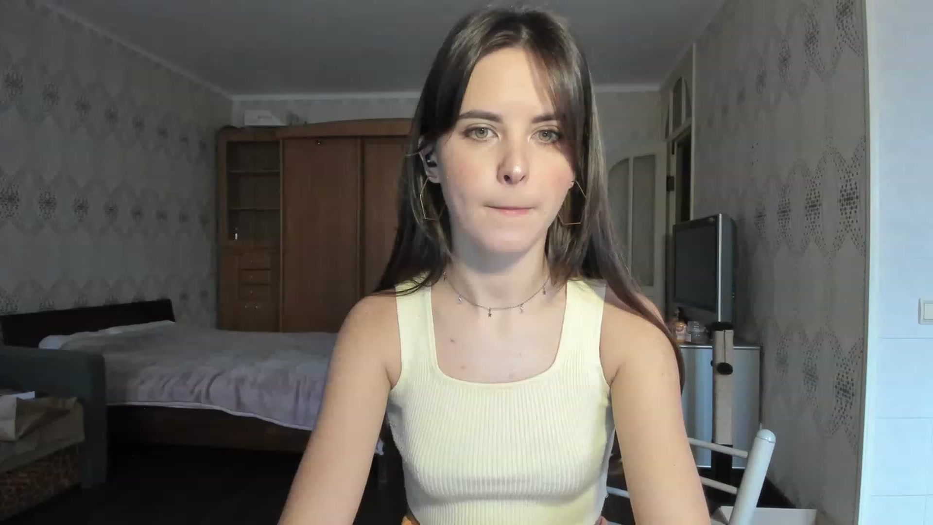 Gallery image thumbnail from Ms_Pizza's myfreecams stream on, 12/02/2022, 12:05 image 8 of 20