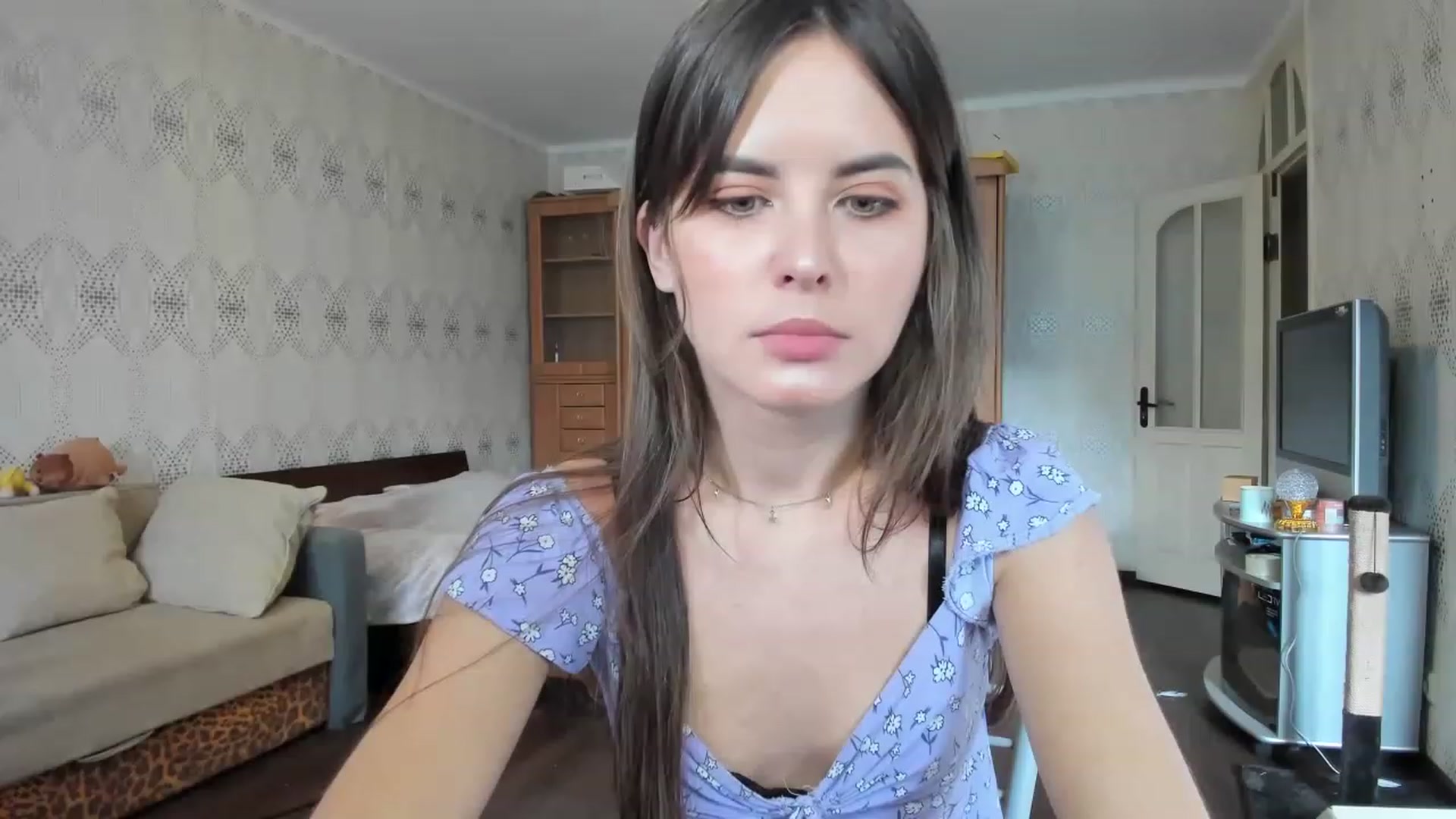 Gallery image thumbnail from Ms_Pizza's myfreecams stream on, 12/12/2022, 12:01 image 8 of 20
