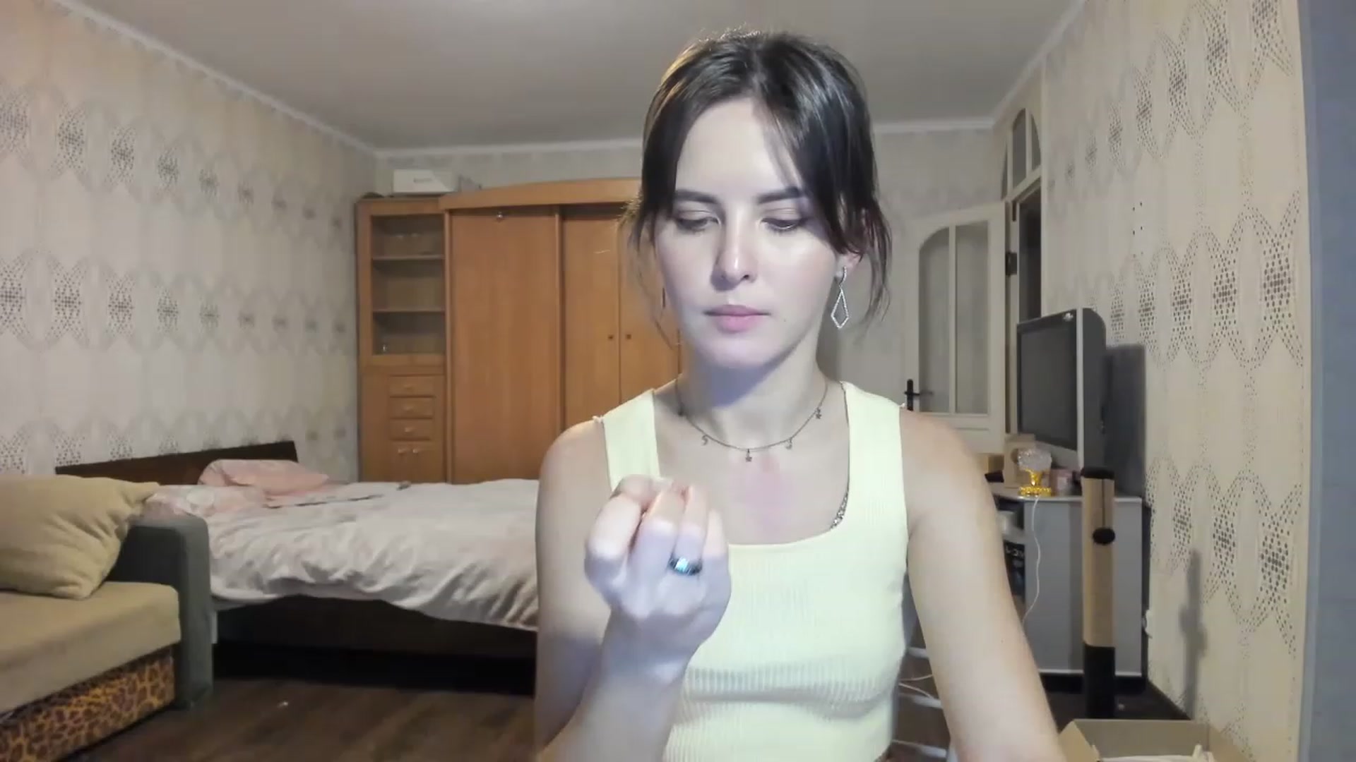 Gallery image thumbnail from Ms_Pizza's myfreecams stream on, 12/16/2022, 14:59 image 6 of 20