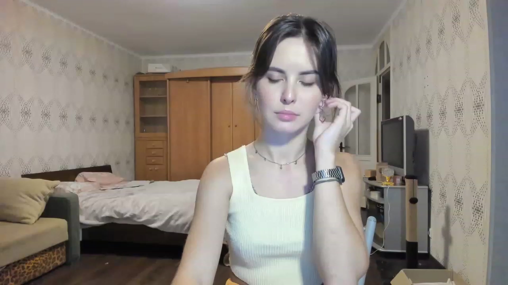 Gallery image thumbnail from Ms_Pizza's myfreecams stream on, 12/16/2022, 14:59 image 5 of 20