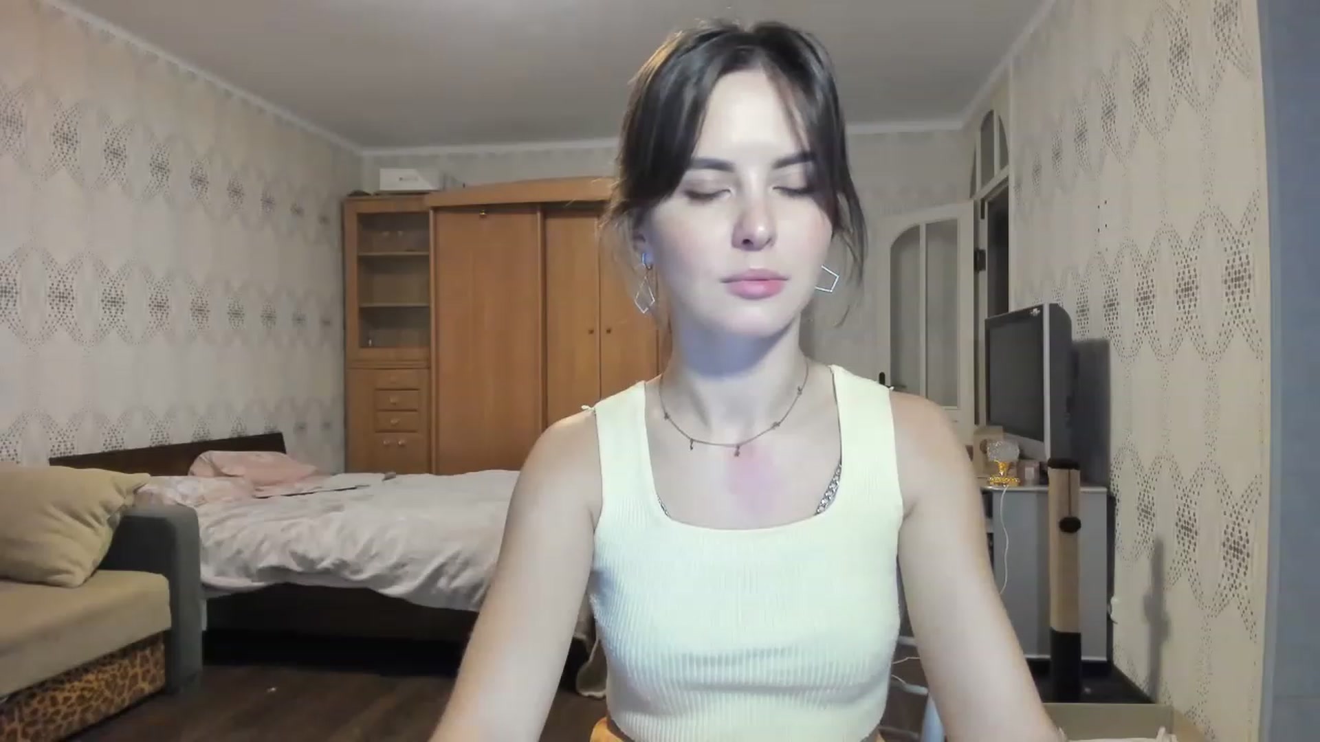 Gallery image thumbnail from Ms_Pizza's myfreecams stream on, 12/16/2022, 14:59 image 17 of 20