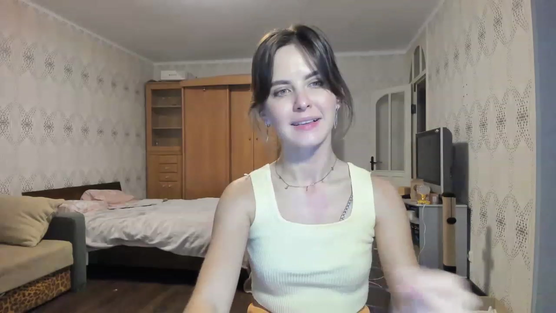 Gallery image thumbnail from Ms_Pizza's myfreecams stream on, 12/16/2022, 14:59 image 15 of 20
