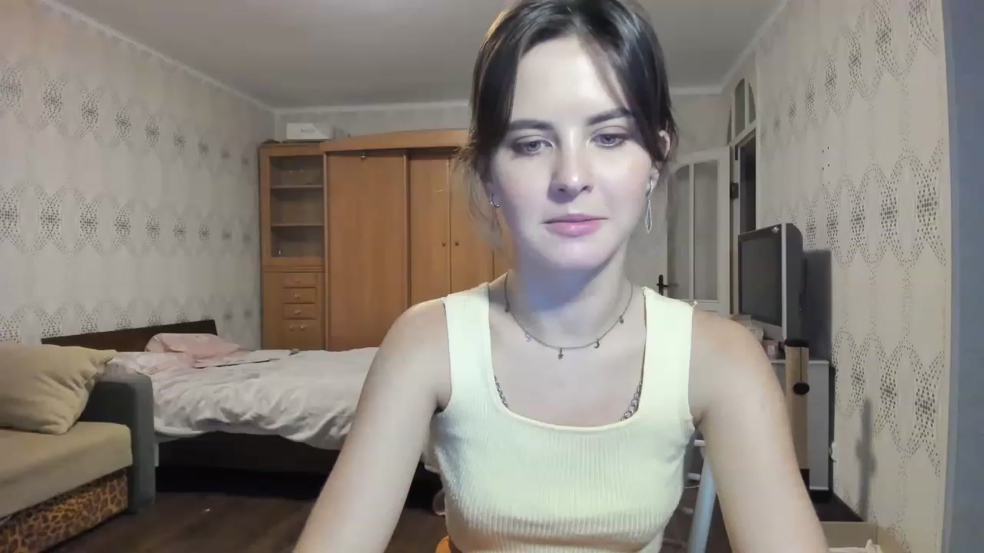 Gallery image thumbnail from Ms_Pizza's myfreecams stream on, 12/16/2022, 14:59 image 4 of 20
