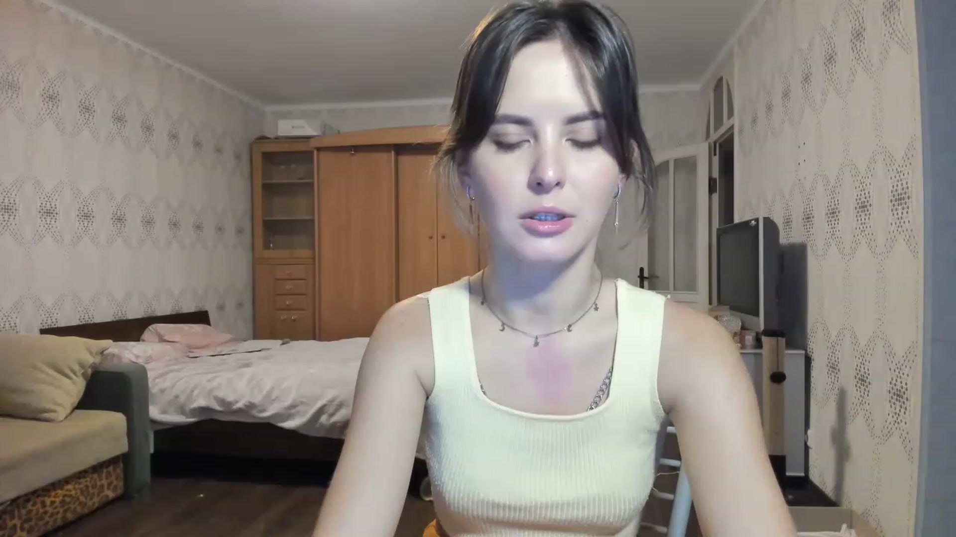 Gallery image thumbnail from Ms_Pizza's myfreecams stream on, 12/16/2022, 14:59 image 13 of 20