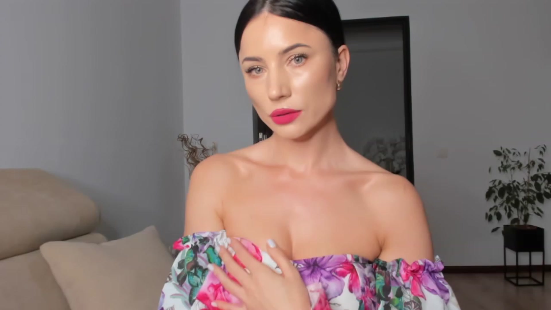 Gallery image thumbnail from Ms_Seductive's myfreecams stream on, 03/27/2023, 13:44 image 13 of 20