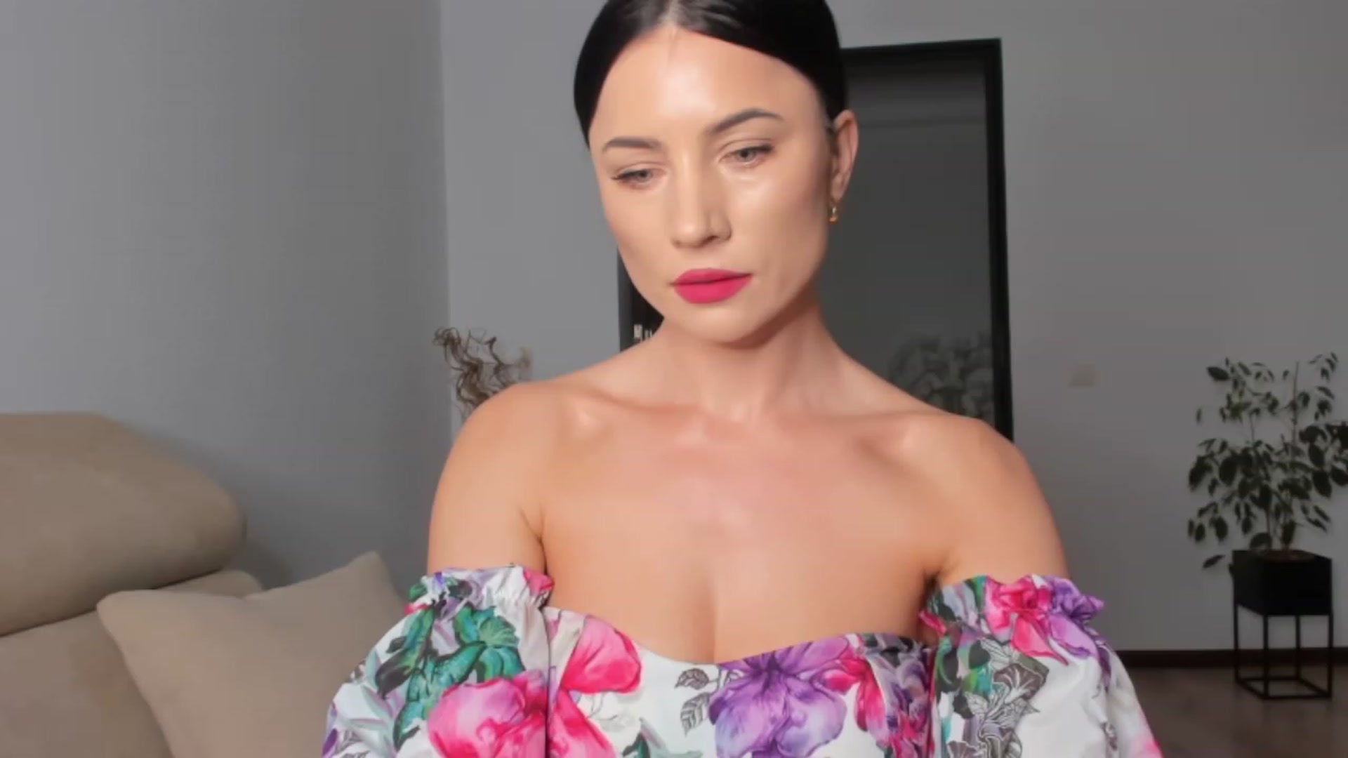 Gallery image thumbnail from Ms_Seductive's myfreecams stream on, 03/27/2023, 13:44 image 3 of 20
