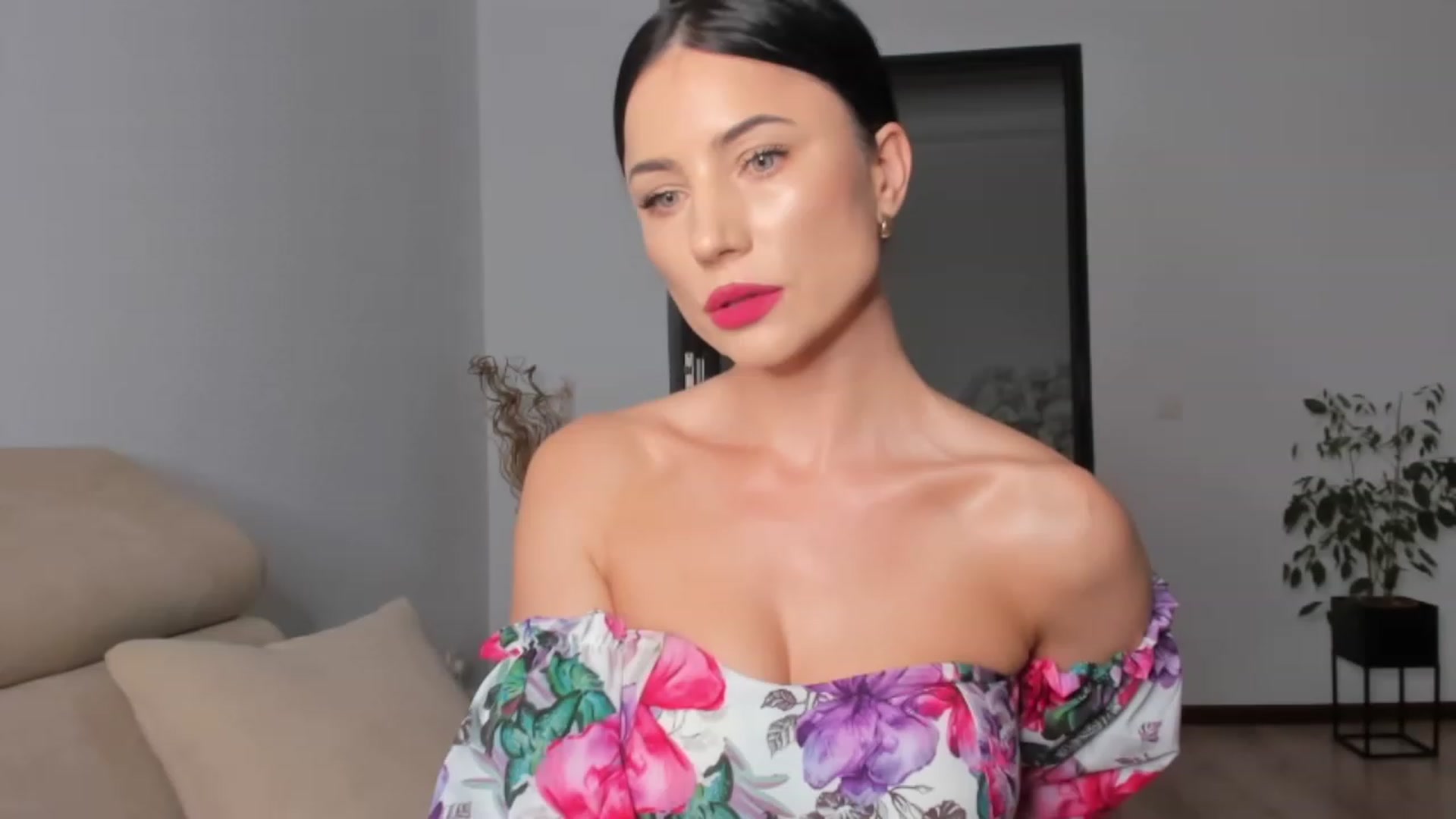 Gallery image thumbnail from Ms_Seductive's myfreecams stream on, 03/27/2023, 13:44 image 18 of 20