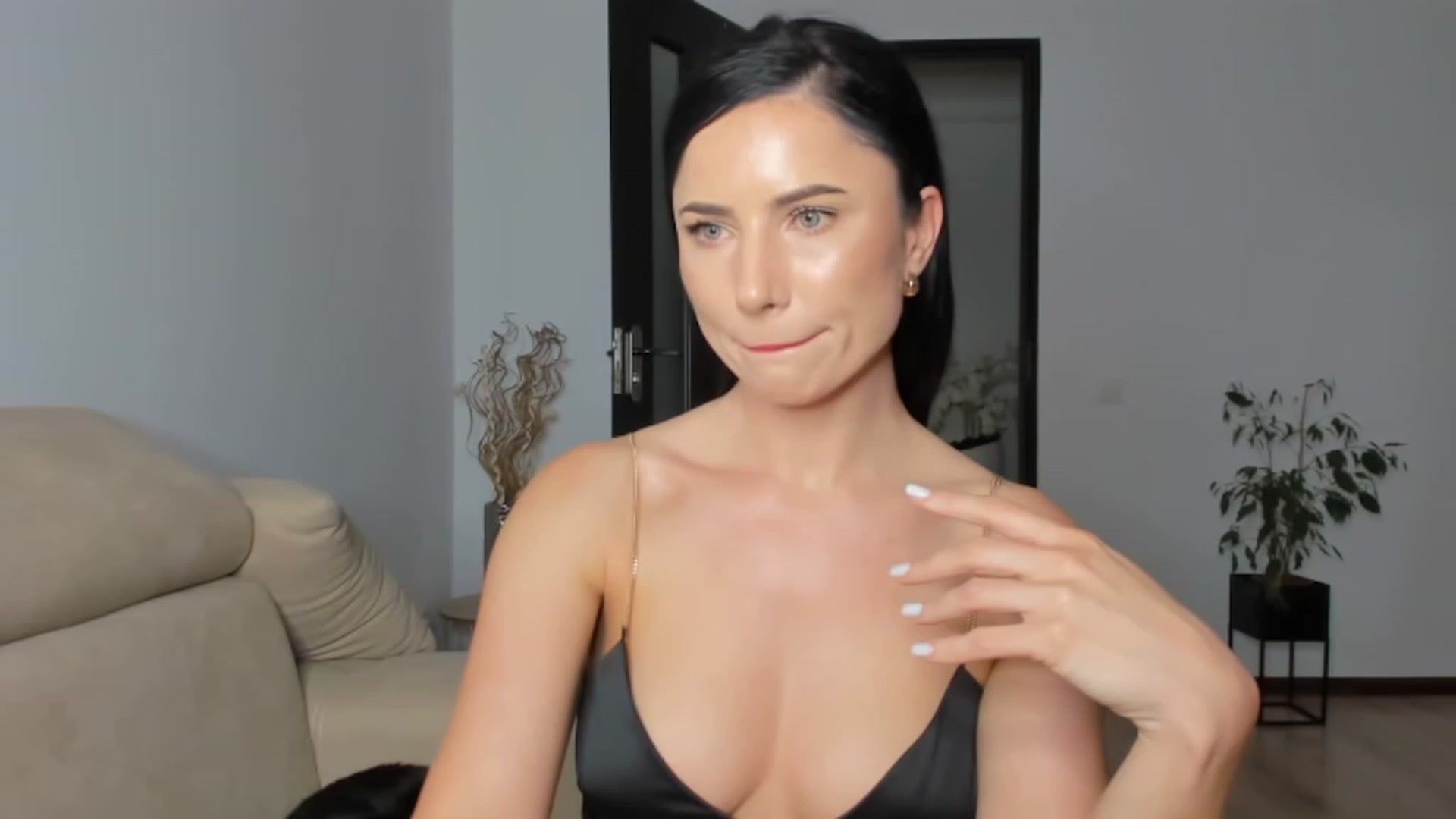 Gallery image thumbnail from Ms_Seductive's myfreecams stream on, 05/27/2023, 16:17 image 18 of 20