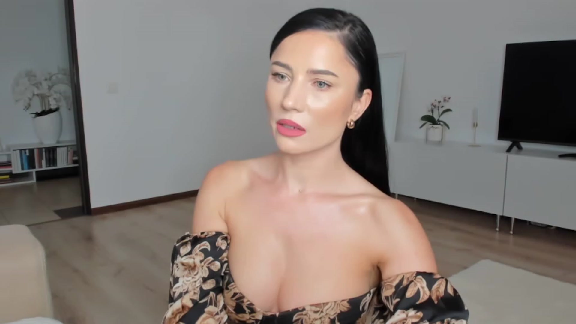 Gallery image thumbnail from Ms_Seductive's myfreecams stream on, 06/07/2023, 15:39 image 7 of 20