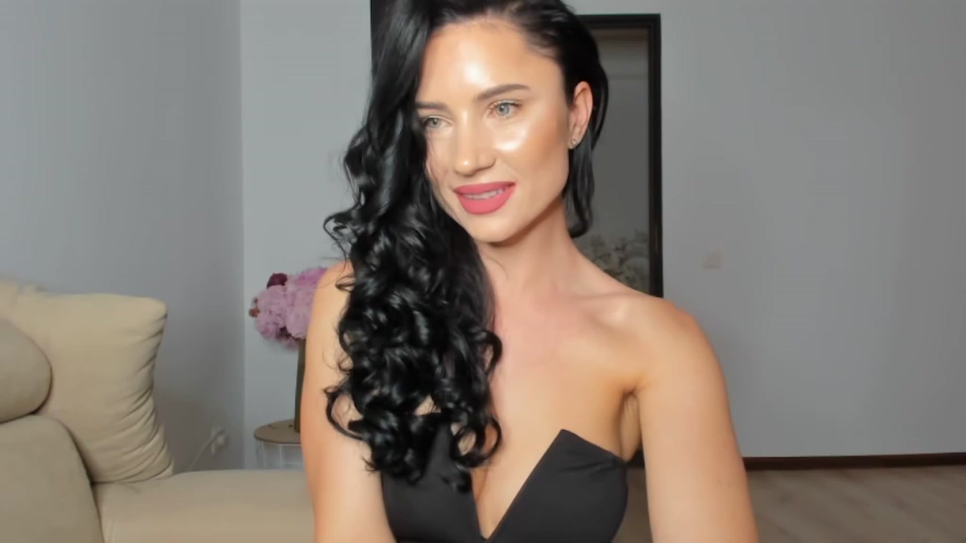 Gallery image thumbnail from Ms_Seductive's myfreecams stream on, 06/20/2023, 17:31 image 20 of 20