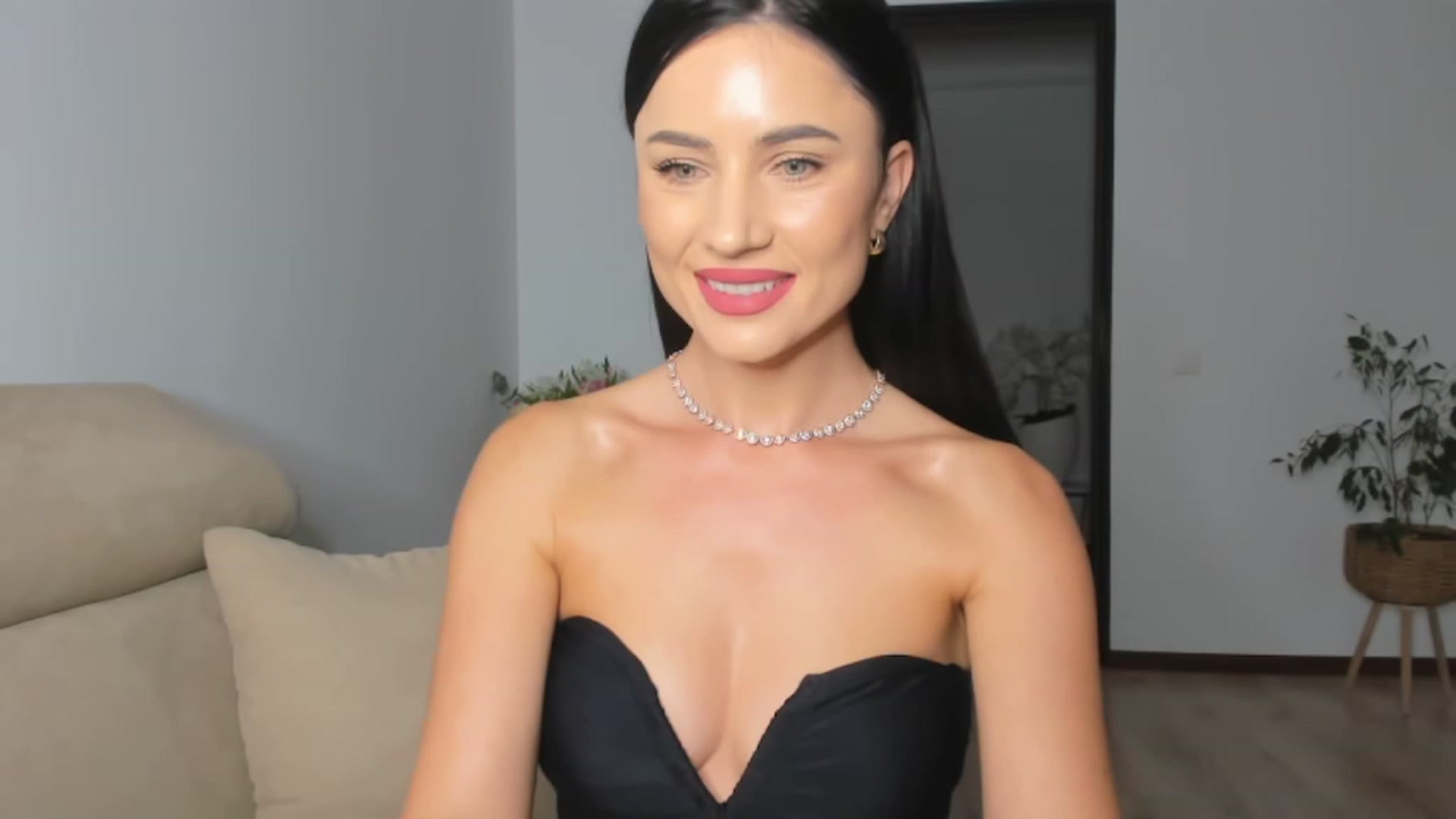 Gallery image thumbnail from Ms_Seductive's myfreecams stream on, 10/16/2023, 15:40 image 10 of 20