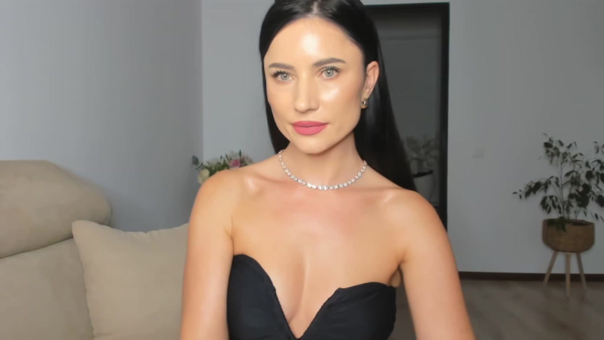 Gallery image thumbnail from Ms_Seductive's myfreecams stream on, 10/16/2023, 15:40 image 13 of 20
