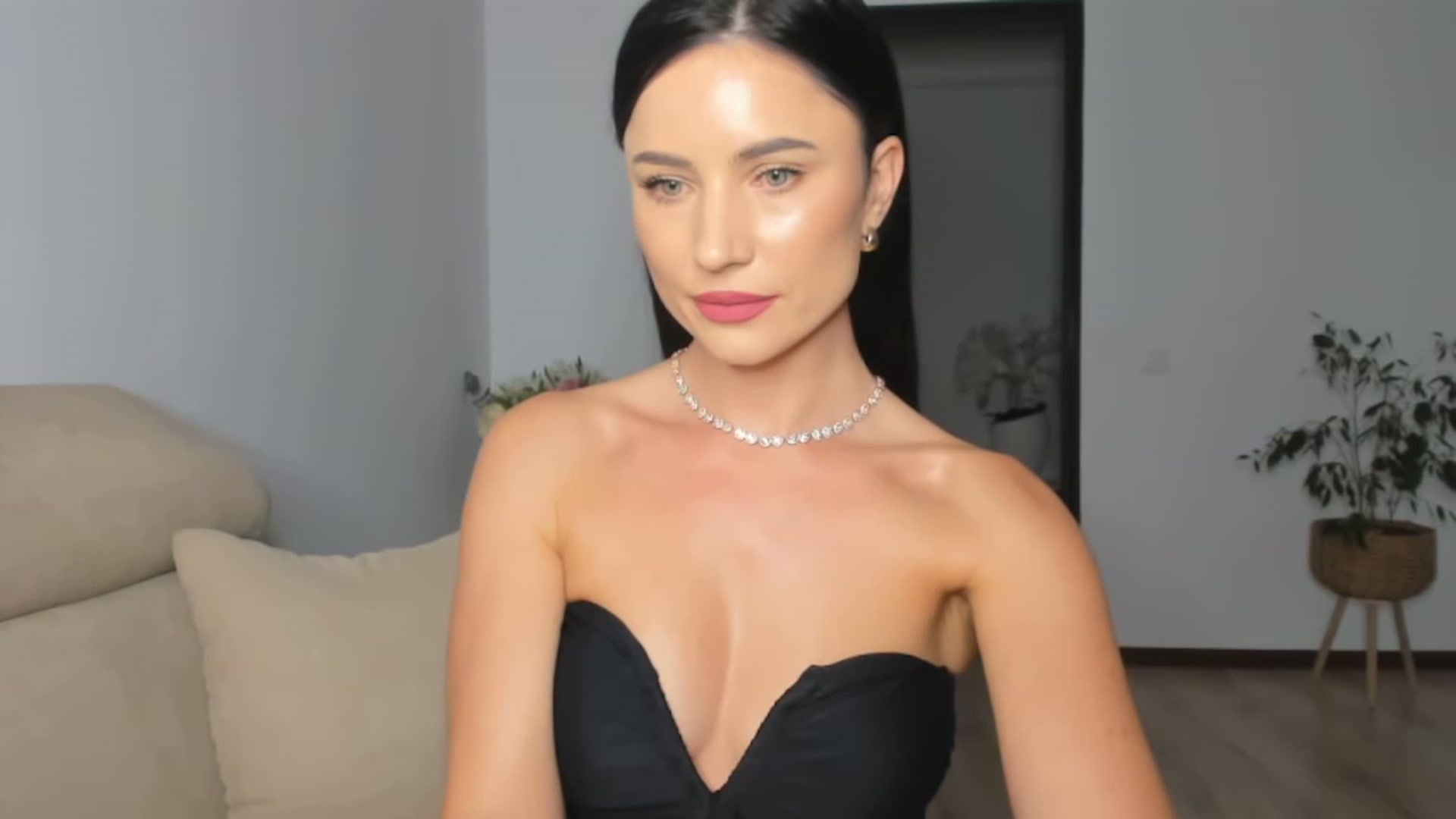 Gallery image thumbnail from Ms_Seductive's myfreecams stream on, 10/16/2023, 15:40 image 15 of 20