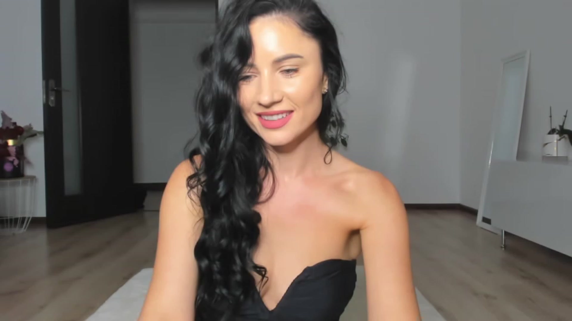 Gallery image thumbnail from Ms_Seductive's myfreecams stream on, 10/17/2023, 17:43 image 18 of 20