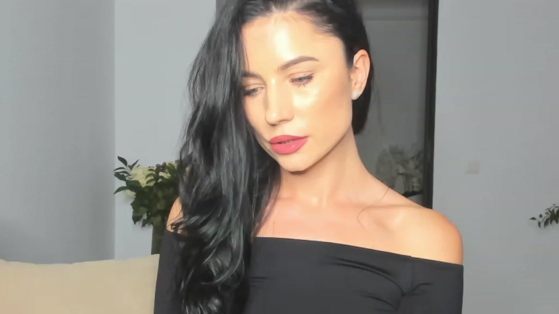 Gallery image thumbnail from Ms_Seductive's myfreecams stream on, 11/16/2023, 17:07 image 16 of 20