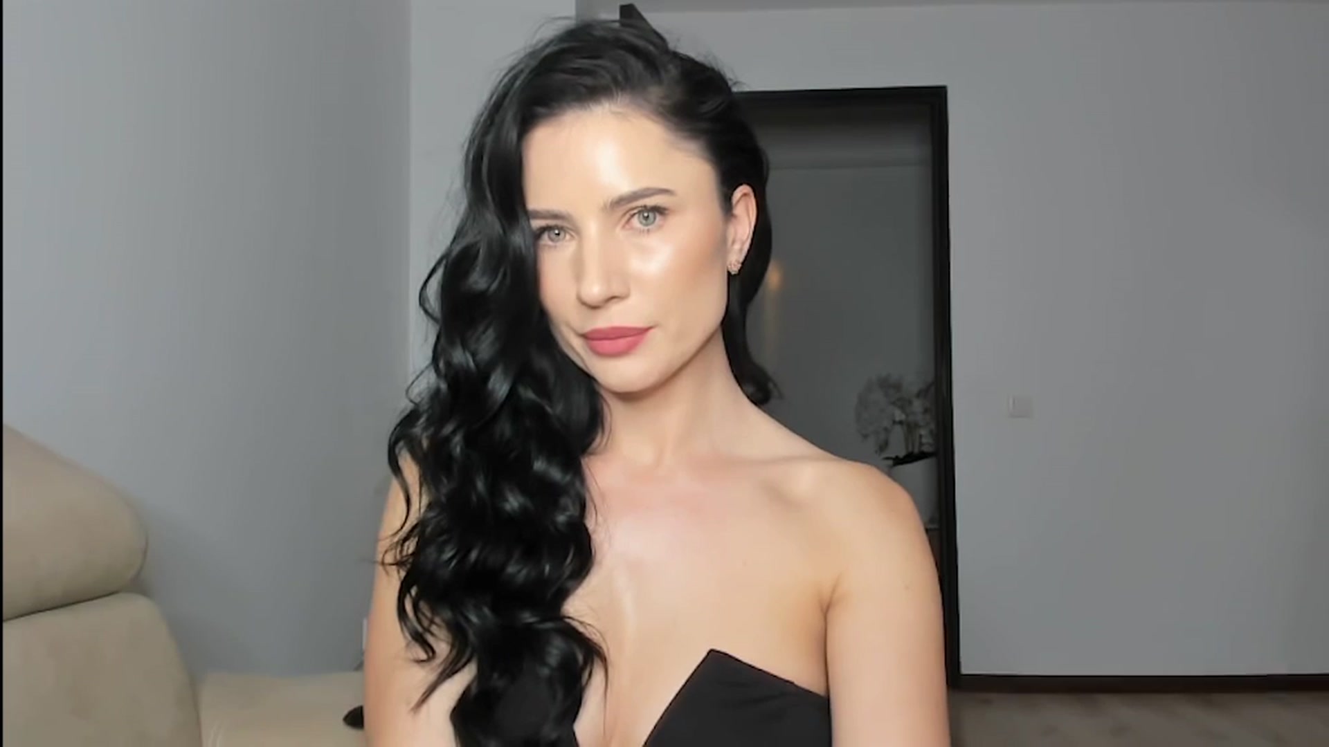 Gallery image thumbnail from Ms_Seductive's myfreecams stream on, 03/28/2024, 16:23 image 16 of 20