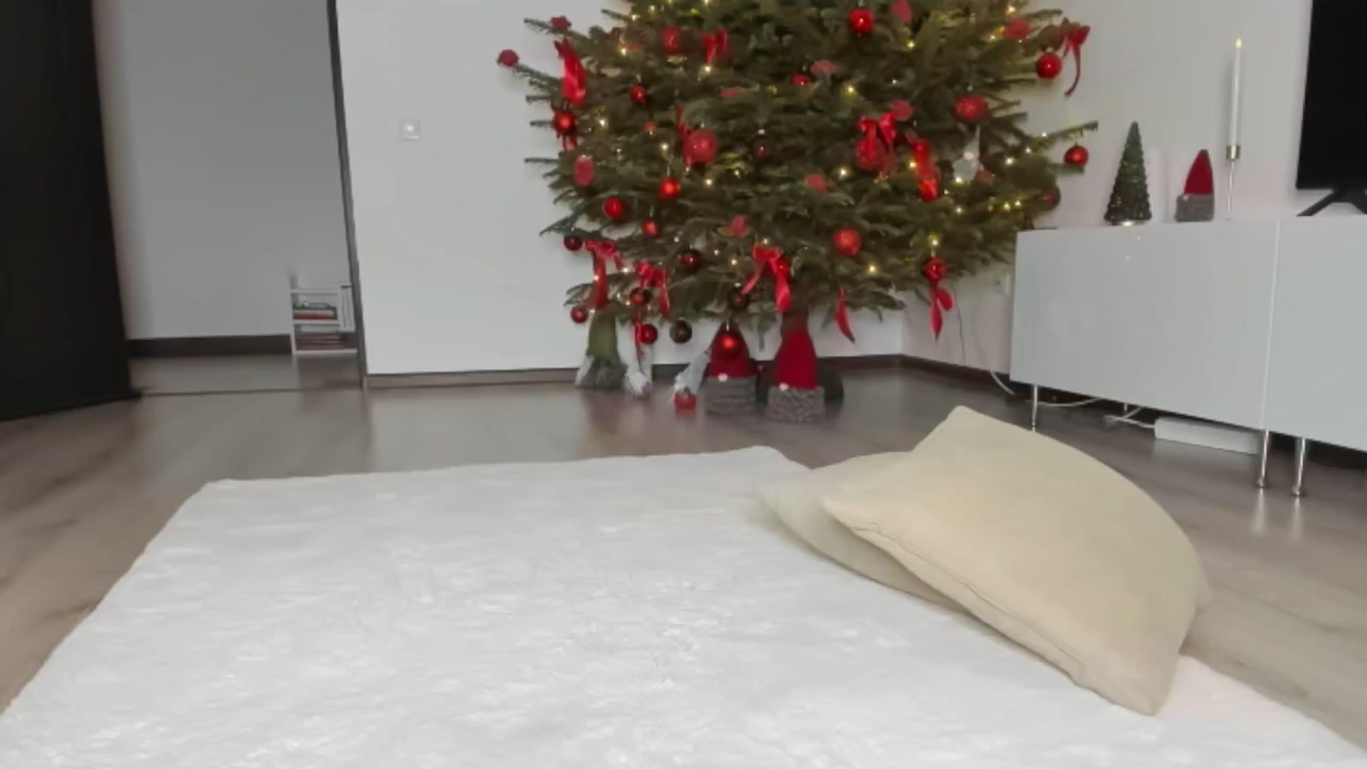 Gallery image thumbnail from Ms_Seductive's myfreecams stream on, 12/21/2024, 17:34 image 5 of 20