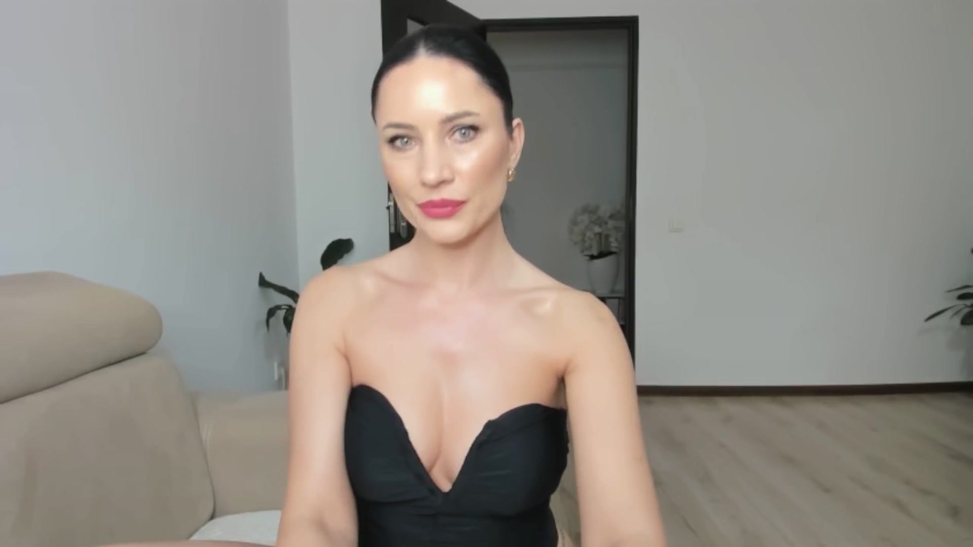 Gallery image thumbnail from Ms_Seductive's myfreecams stream on, 03/21/2025, 15:38 image 8 of 20