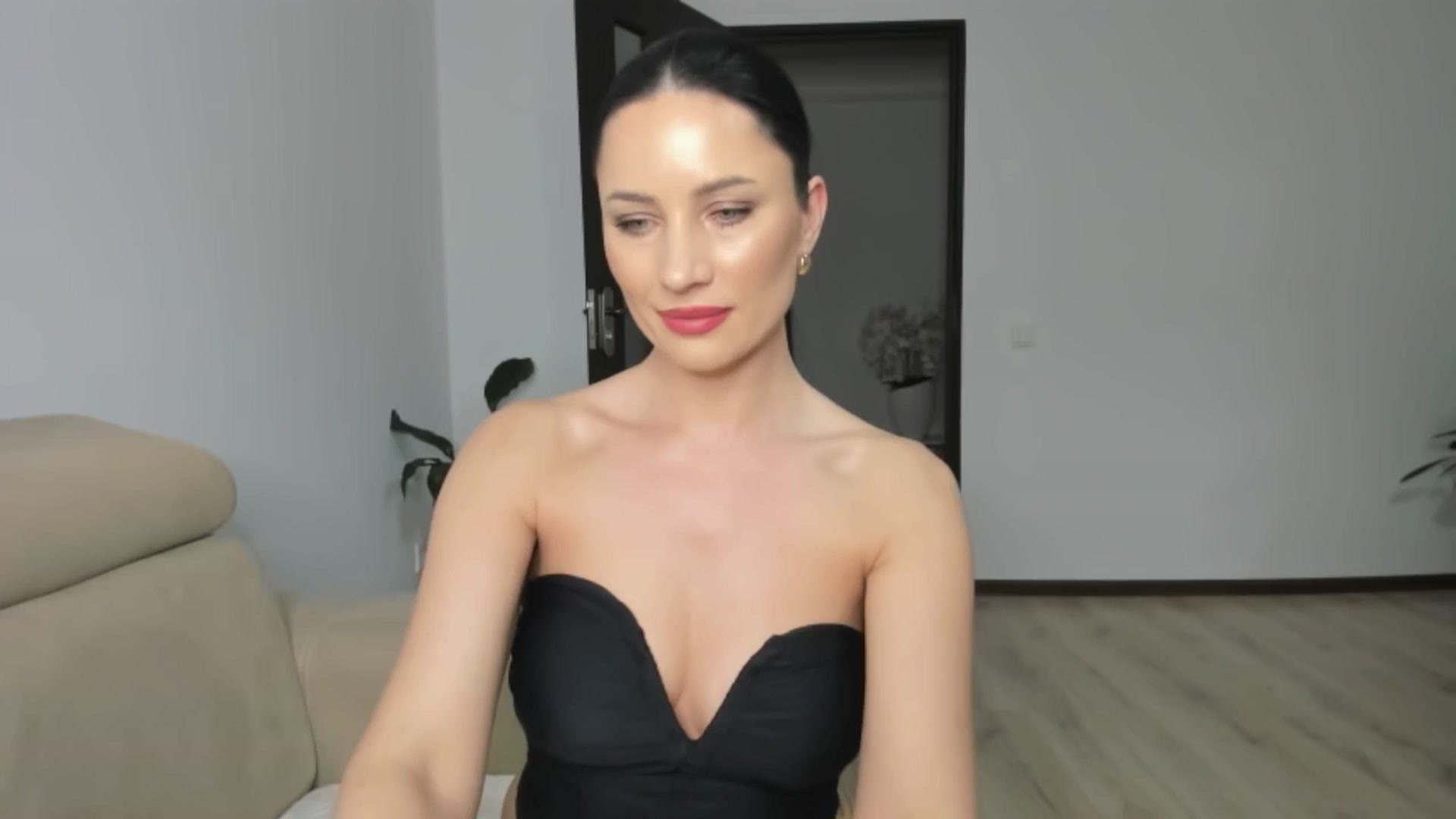 Gallery image thumbnail from Ms_Seductive's myfreecams stream on, 03/21/2025, 18:11 image 4 of 20