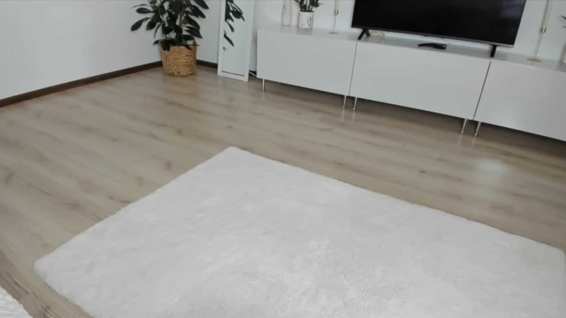 Gallery image thumbnail from Ms_Seductive's myfreecams stream on, 09/13/2025, 17:06 image 7 of 20