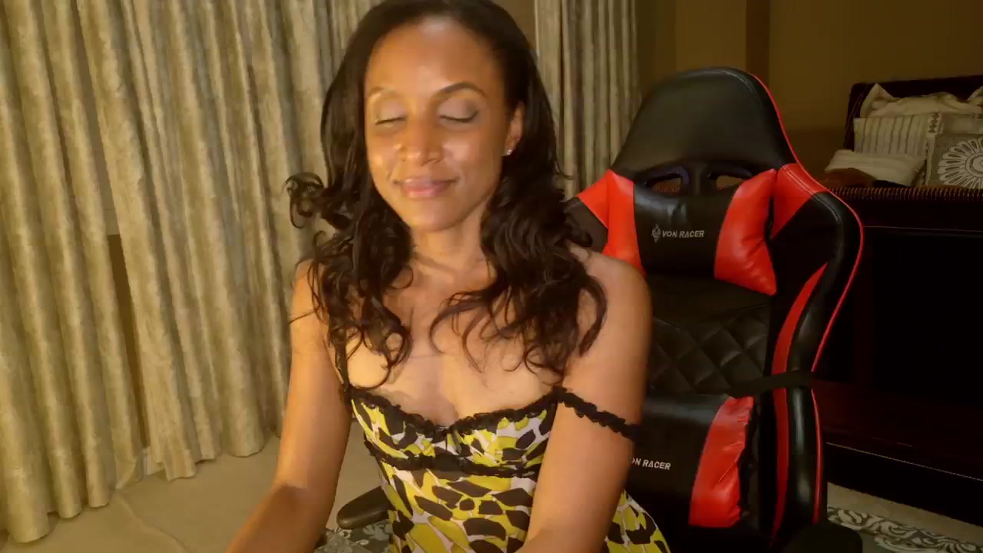 Gallery image thumbnail from Ms_WetNWild's myfreecams stream on, 11/14/2024, 04:18 image 14 of 20