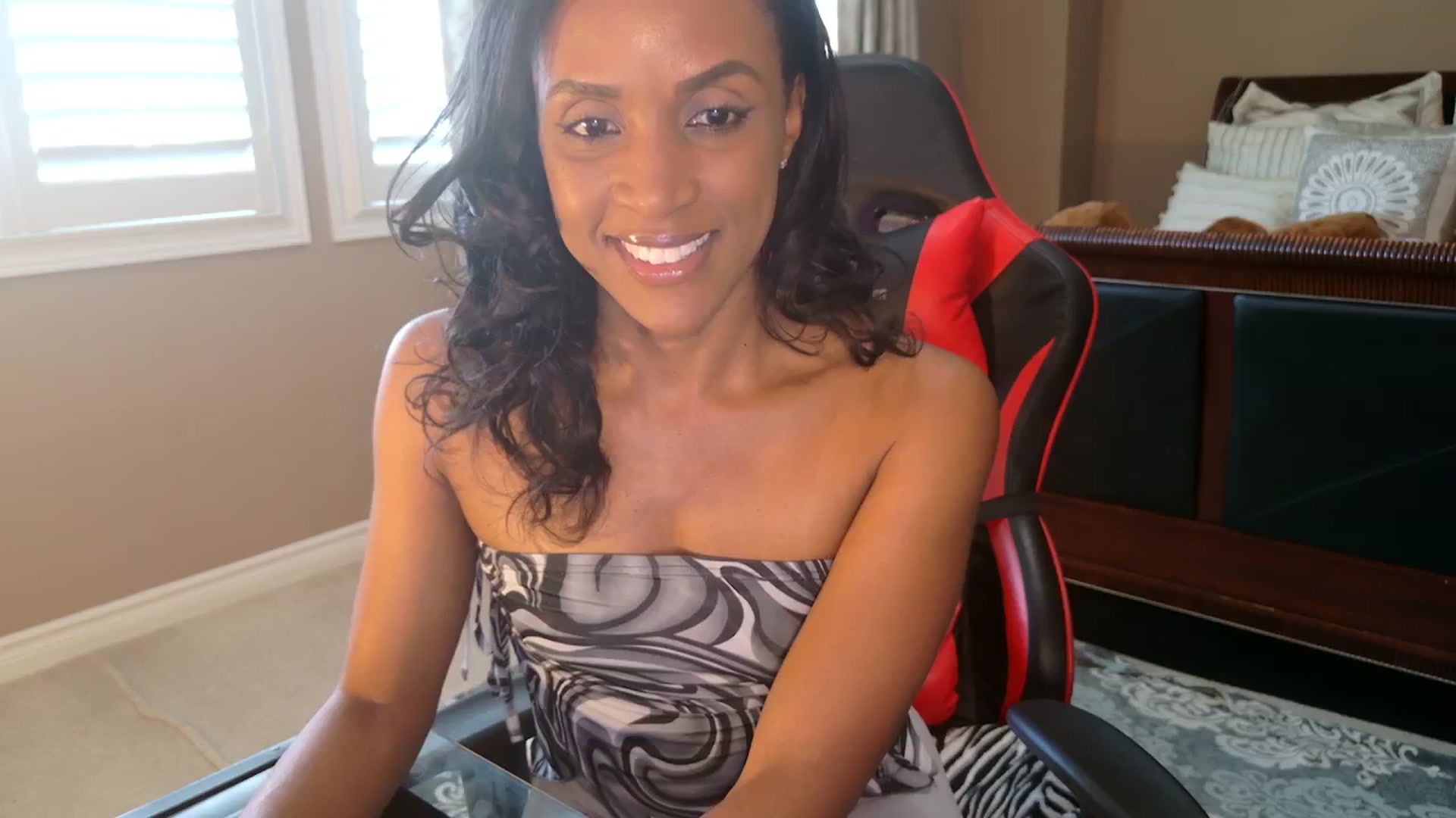 Gallery image thumbnail from Ms_WetNWild's myfreecams stream on, 11/18/2024, 15:57 image 7 of 20