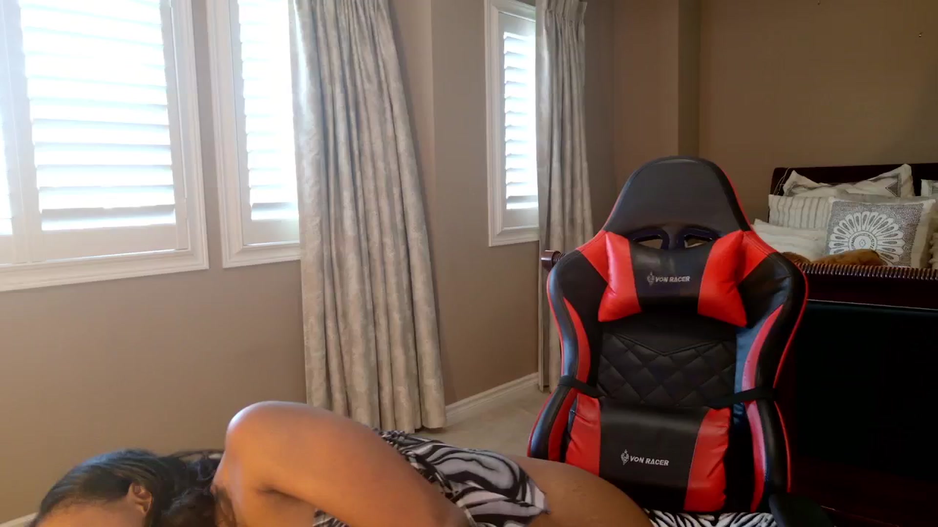 Gallery image thumbnail from Ms_WetNWild's myfreecams stream on, 11/18/2024, 15:57 image 3 of 20