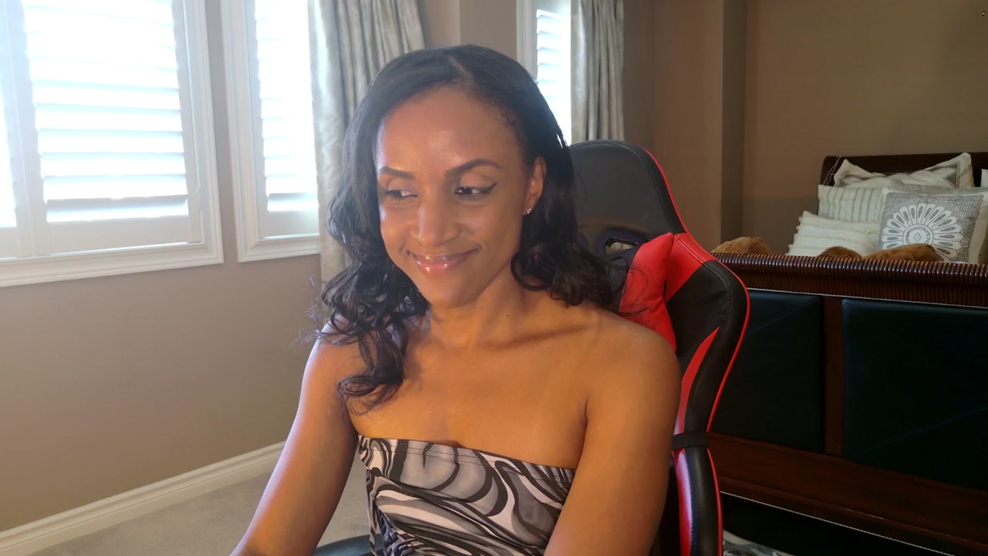 Gallery image thumbnail from Ms_WetNWild's myfreecams stream on, 11/18/2024, 15:57 image 17 of 20