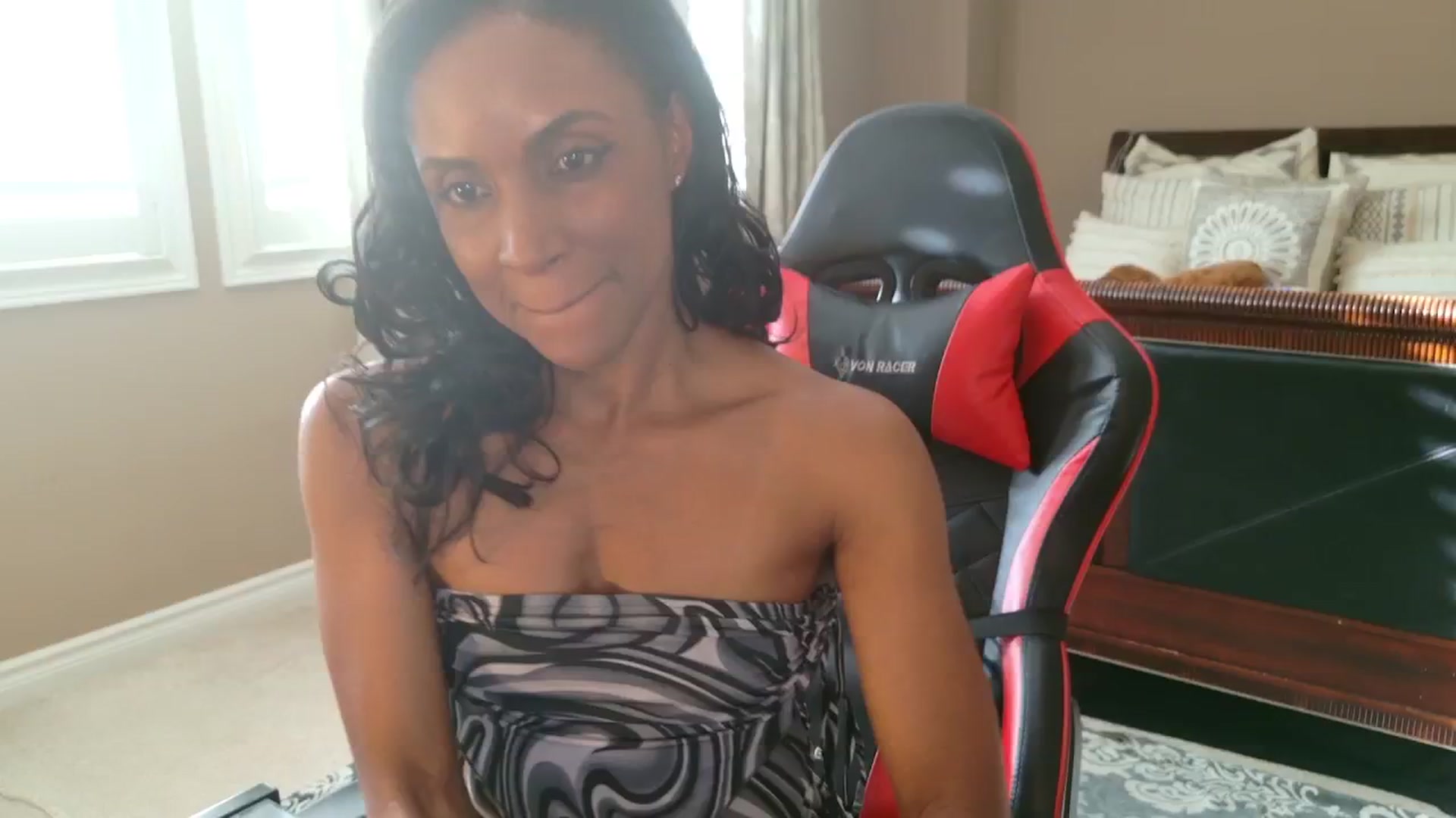 Gallery image thumbnail from Ms_WetNWild's myfreecams stream on, 11/18/2024, 20:22 image 17 of 20