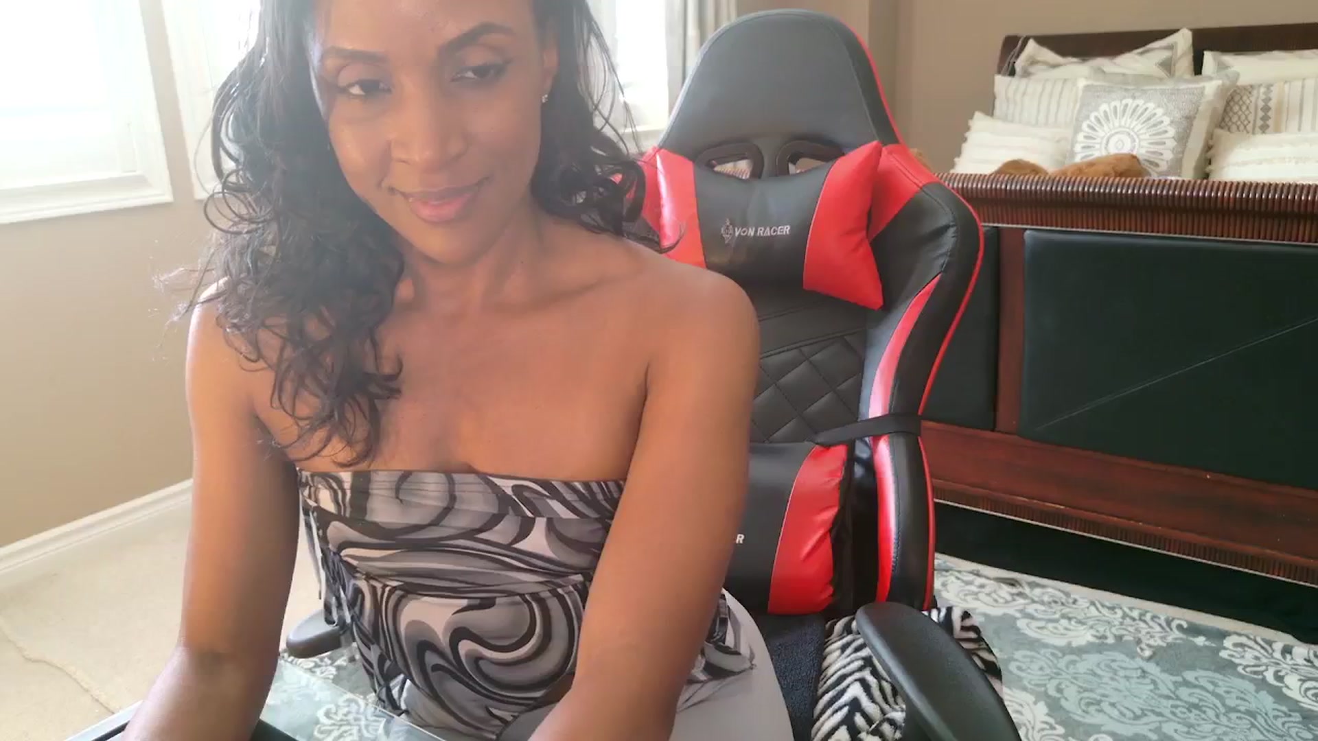 Gallery image thumbnail from Ms_WetNWild's myfreecams stream on, 11/18/2024, 20:22 image 10 of 20