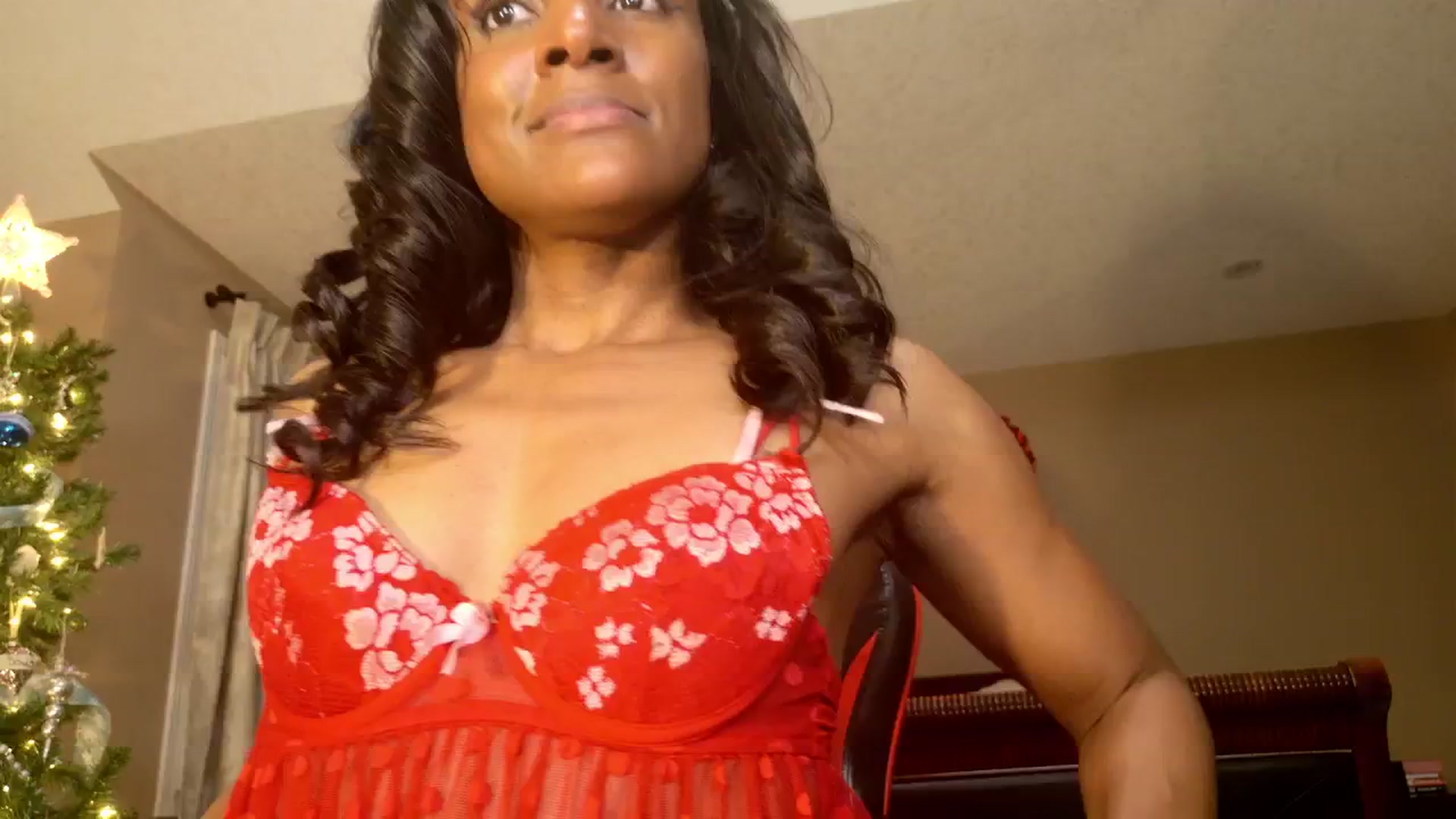 Gallery image thumbnail from Ms_WetNWild's myfreecams stream on, 12/24/2024, 04:37 image 13 of 20