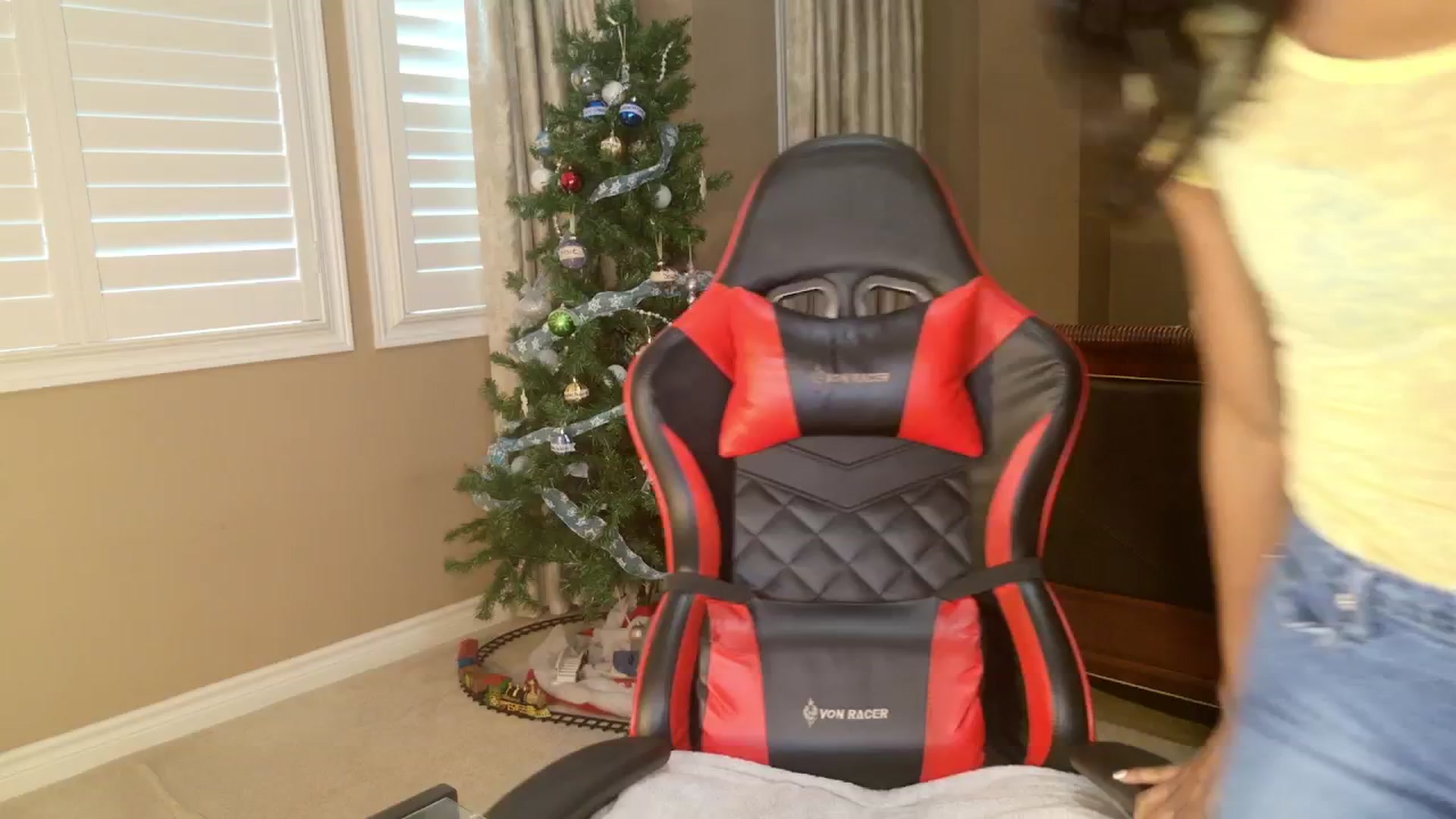 Gallery image thumbnail from Ms_WetNWild's myfreecams stream on, 12/28/2024, 18:43 image 9 of 20