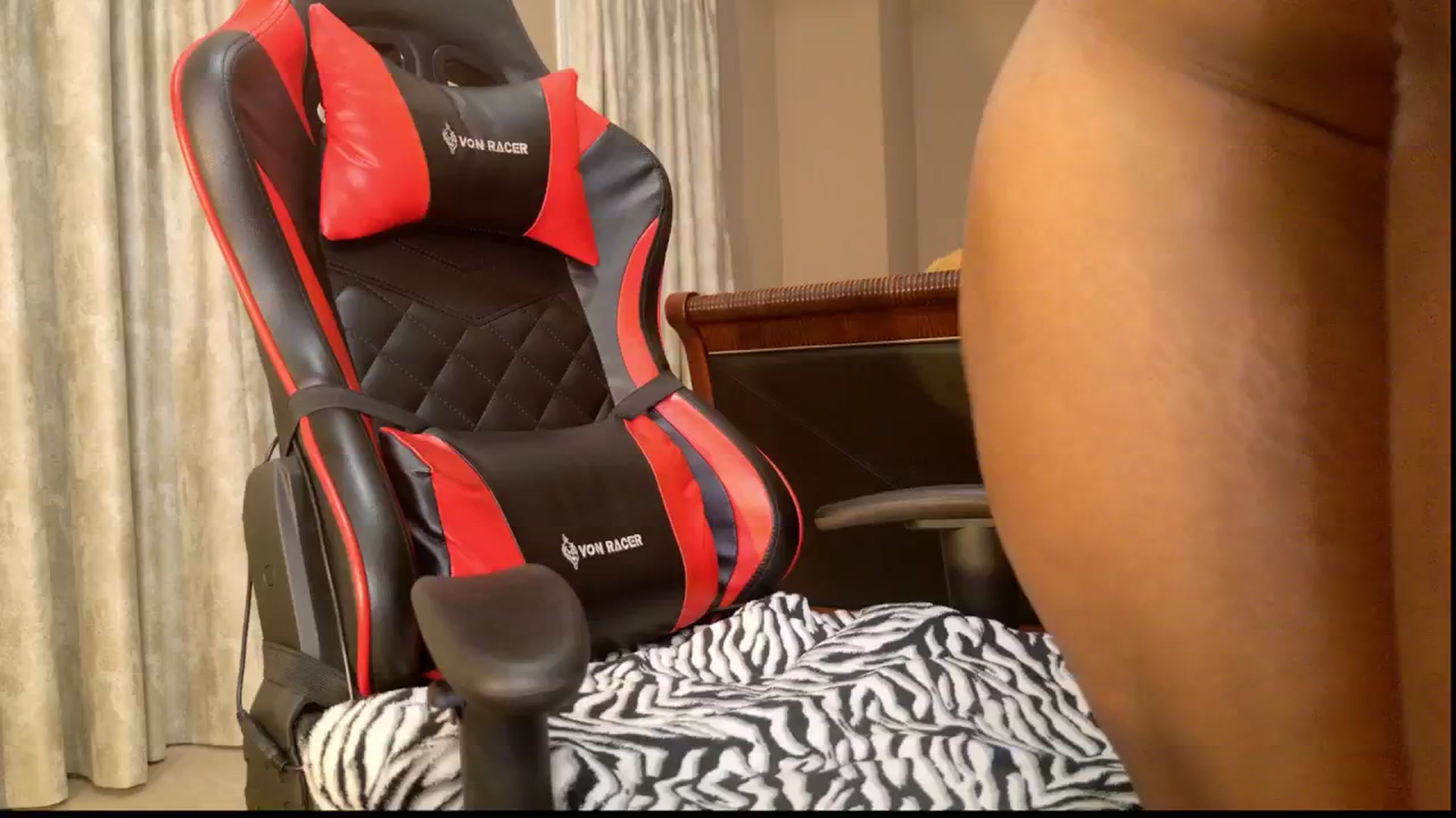 Gallery image thumbnail from Ms_WetNWild's myfreecams stream on, 01/13/2025, 18:08 image 15 of 20
