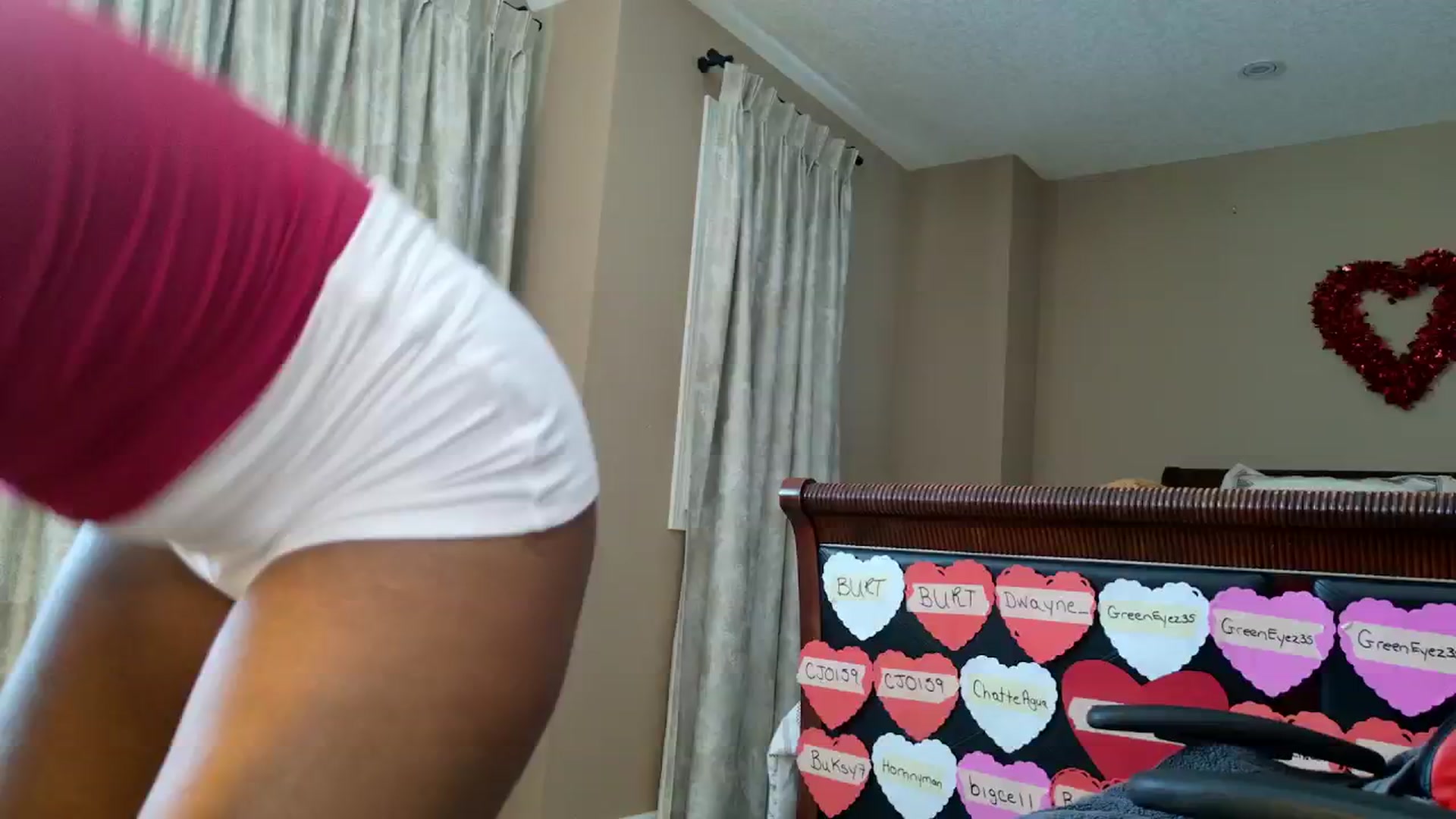 Gallery image thumbnail from Ms_WetNWild's myfreecams stream on, 02/17/2025, 17:06 image 10 of 20