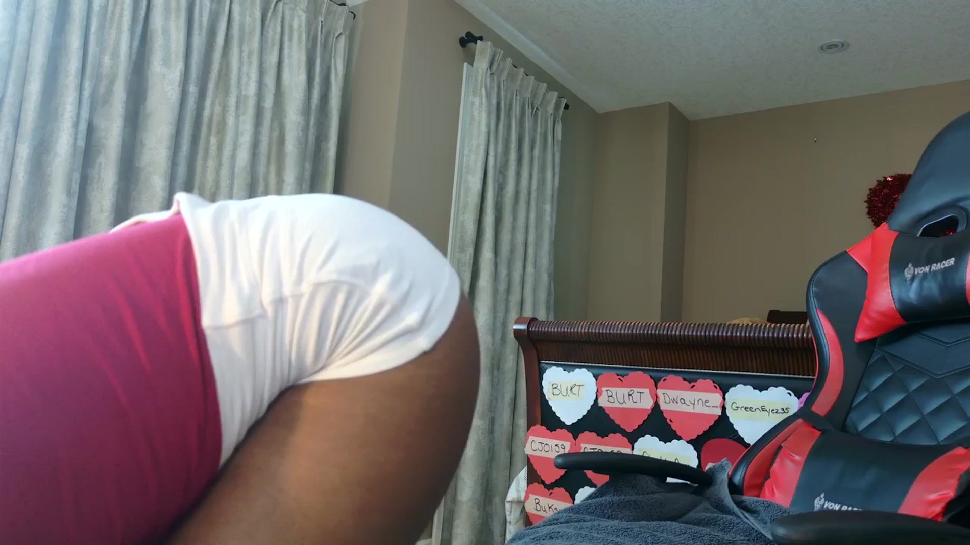 Gallery image thumbnail from Ms_WetNWild's myfreecams stream on, 02/17/2025, 17:06 image 3 of 20
