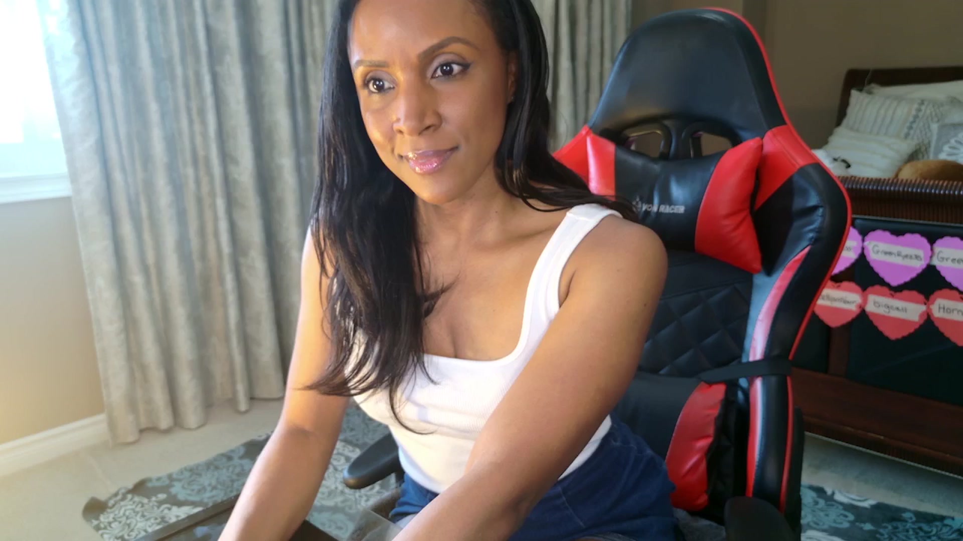 Gallery image thumbnail from Ms_WetNWild's myfreecams stream on, 02/18/2025, 20:21 image 6 of 20