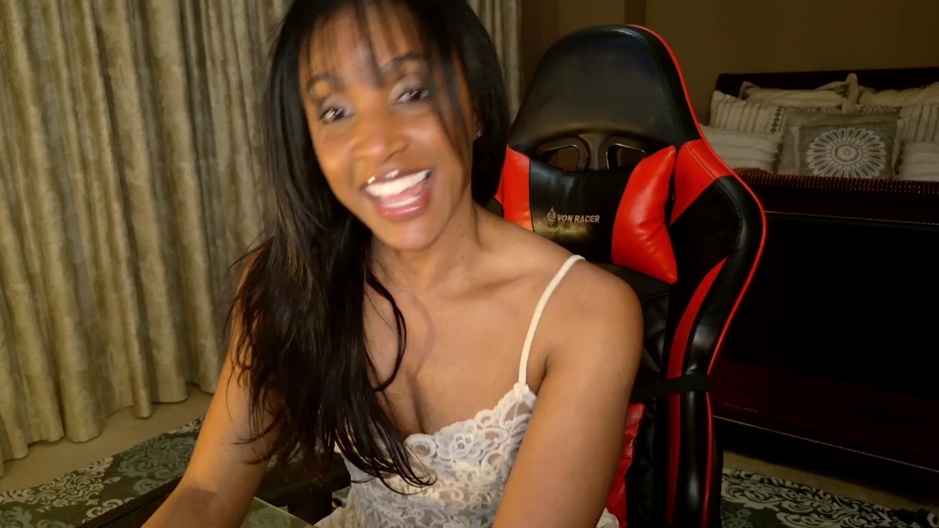 Gallery image thumbnail from Ms_WetNWild's myfreecams stream on, 03/05/2025, 06:33 image 12 of 20