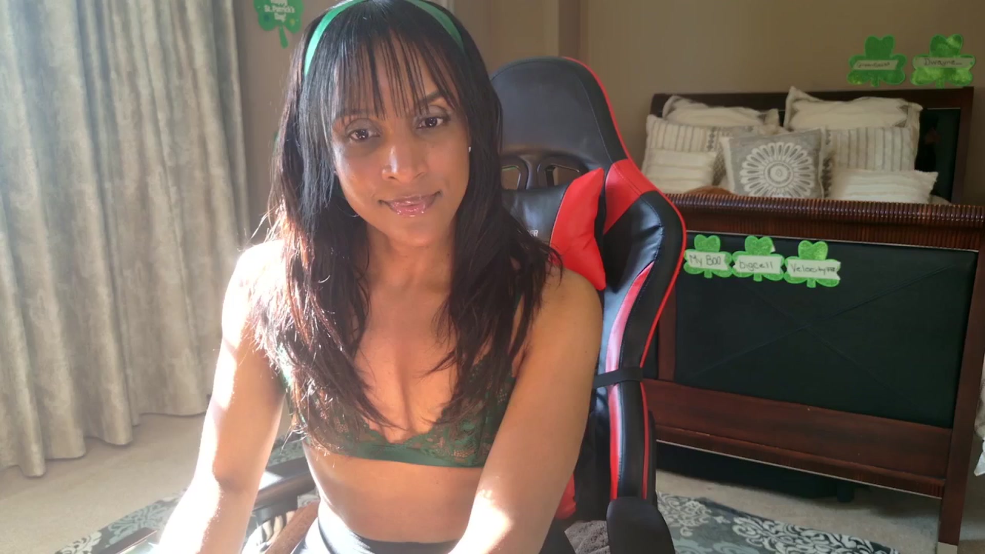 Gallery image thumbnail from Ms_WetNWild's myfreecams stream on, 03/17/2025, 21:20 image 5 of 20