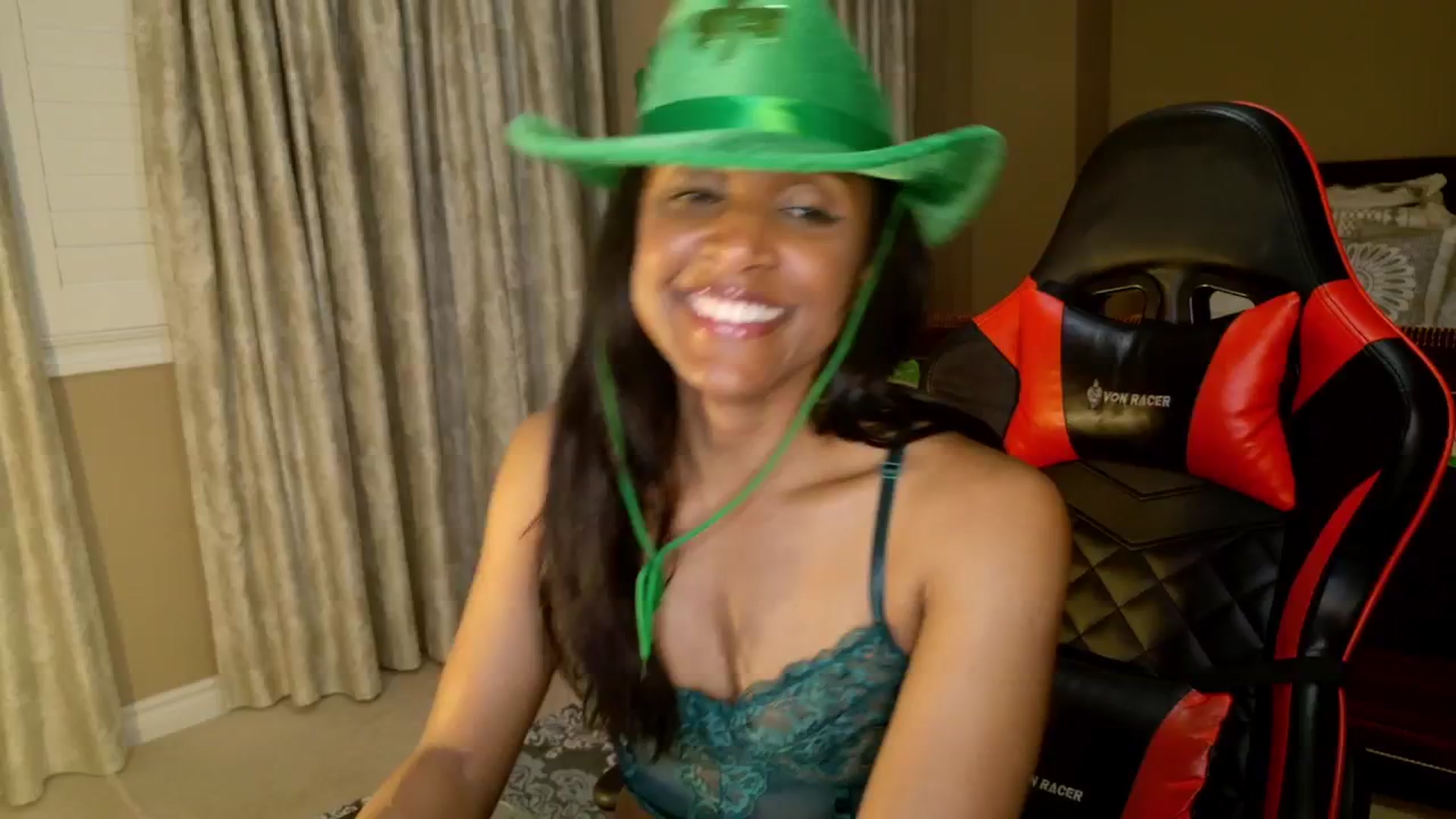 Gallery image thumbnail from Ms_WetNWild's myfreecams stream on, 03/20/2025, 02:56 image 16 of 20