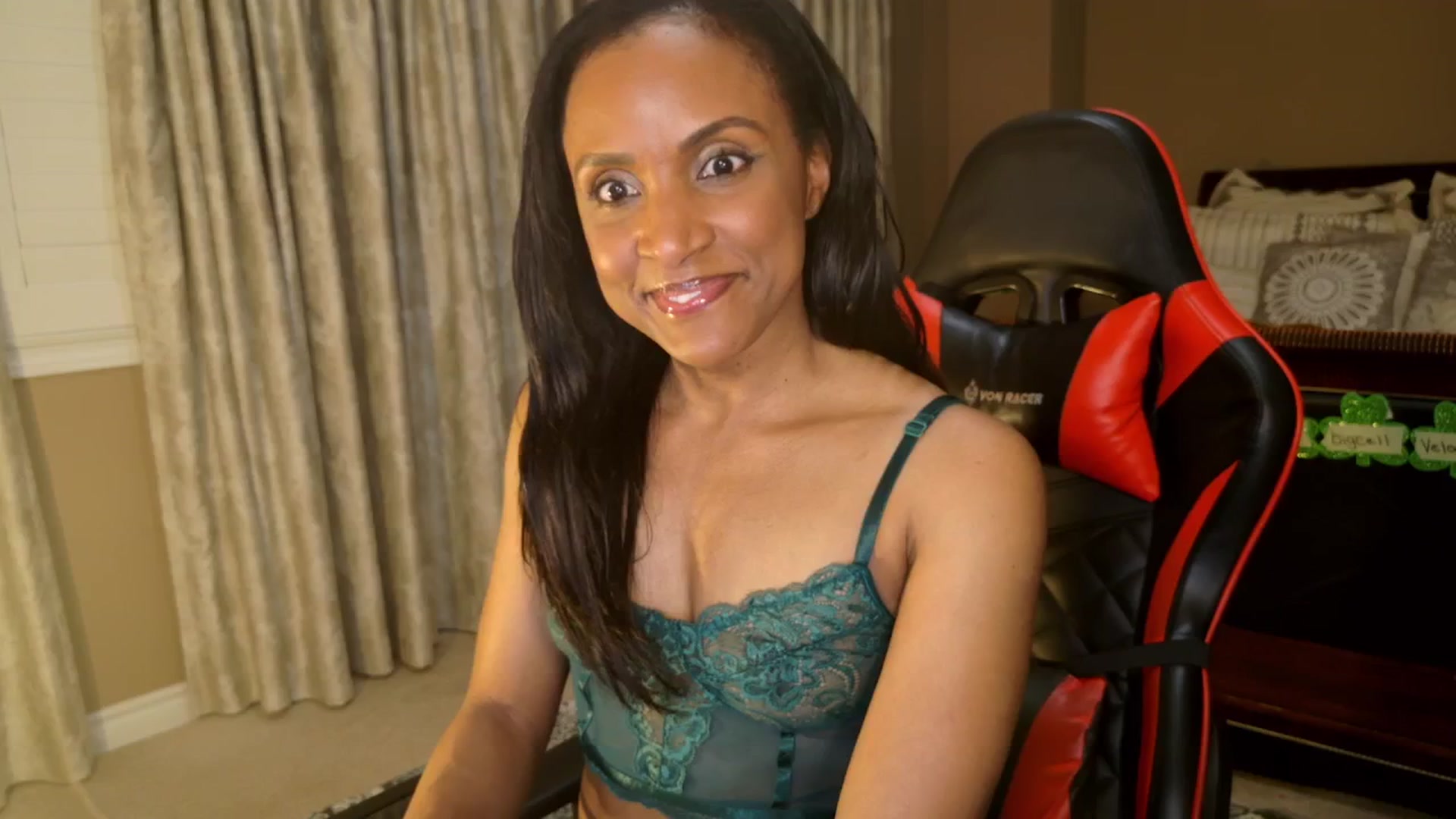 Gallery image thumbnail from Ms_WetNWild's myfreecams stream on, 03/20/2025, 02:56 image 10 of 20