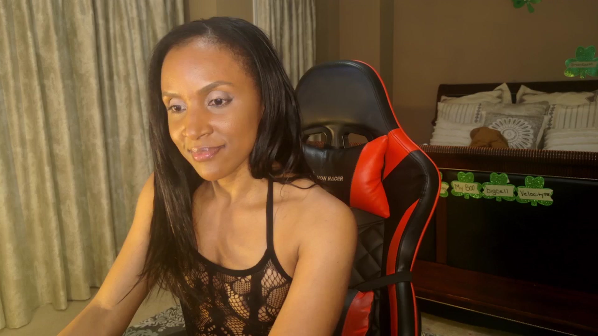Gallery image thumbnail from Ms_WetNWild's myfreecams stream on, 03/22/2025, 02:40 image 5 of 20