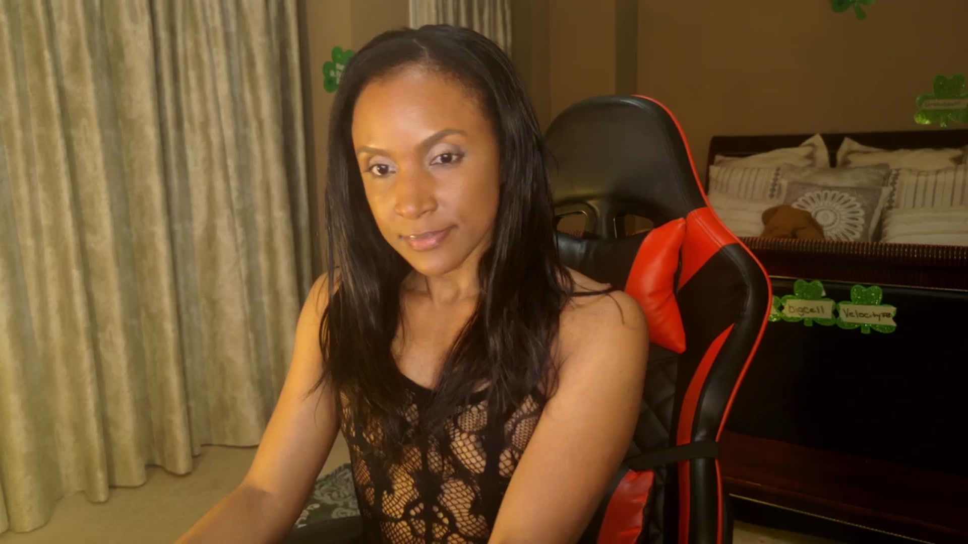 Gallery image thumbnail from Ms_WetNWild's myfreecams stream on, 03/22/2025, 02:40 image 3 of 20